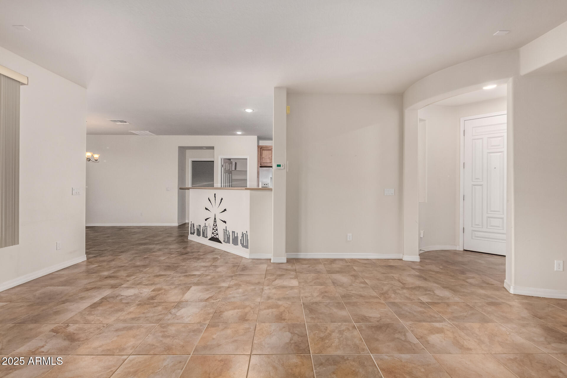 384 W BISMARK Street