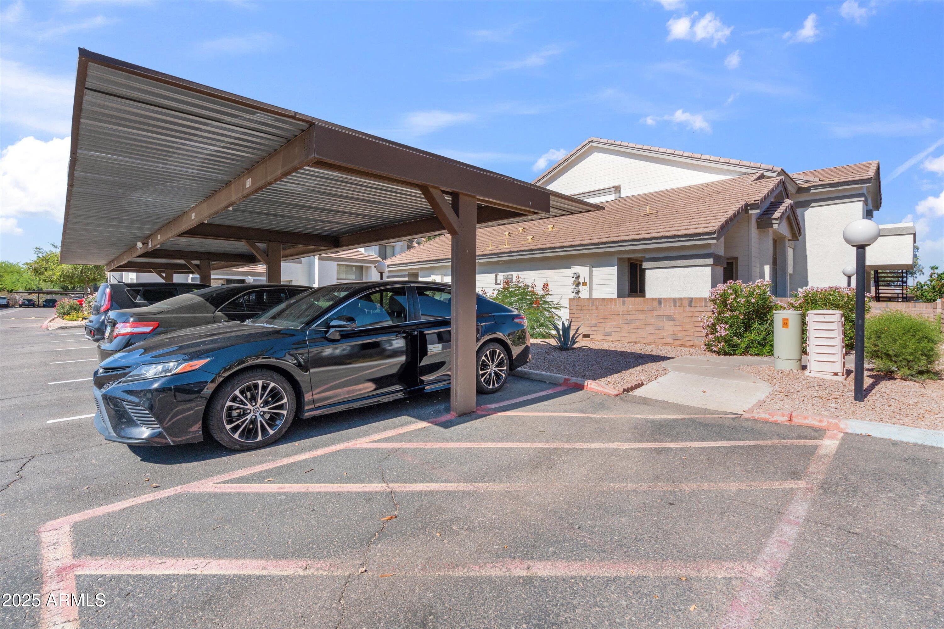 2201 N COMANCHE Drive, 1075