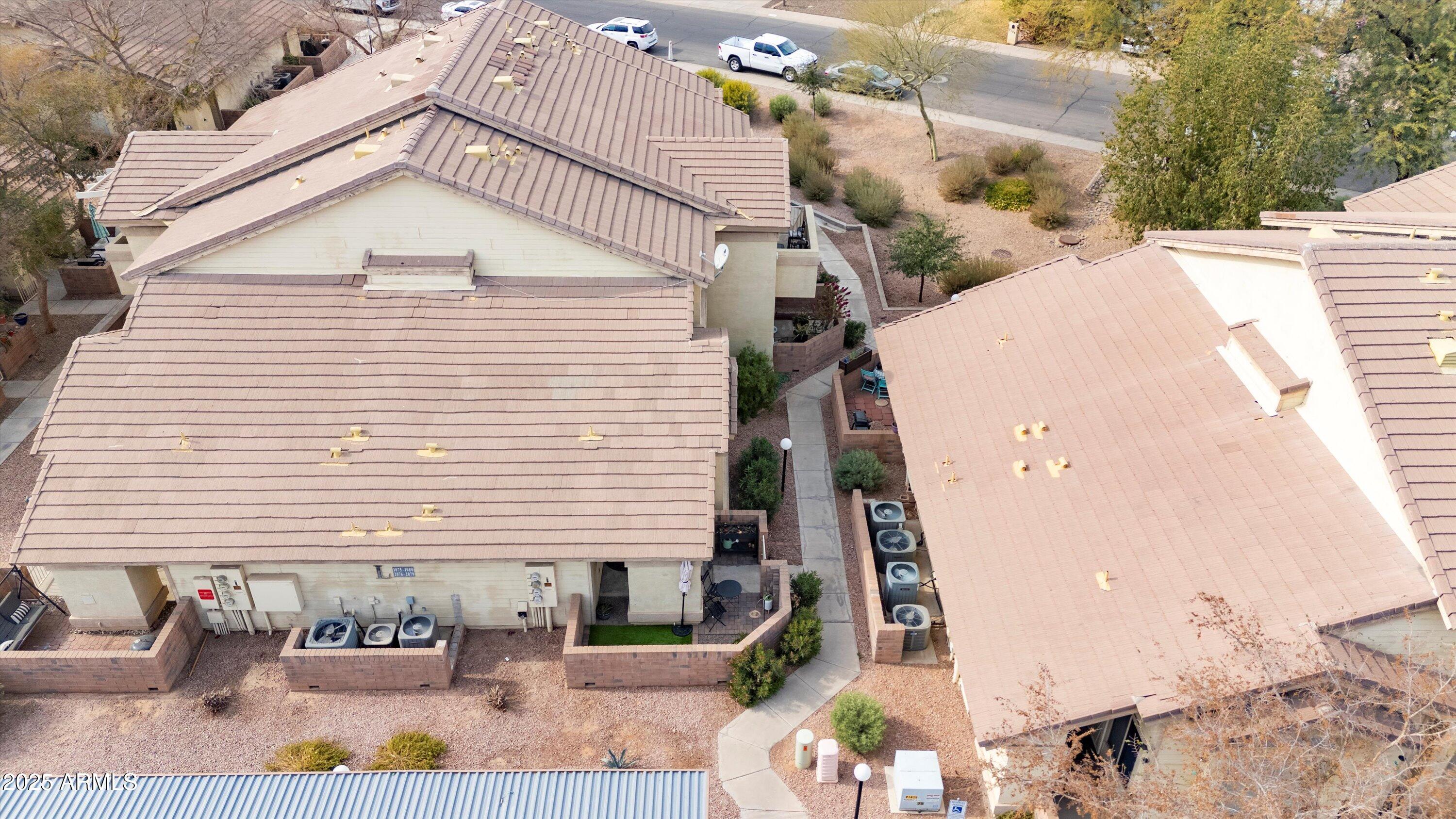 2201 N COMANCHE Drive, 1075
