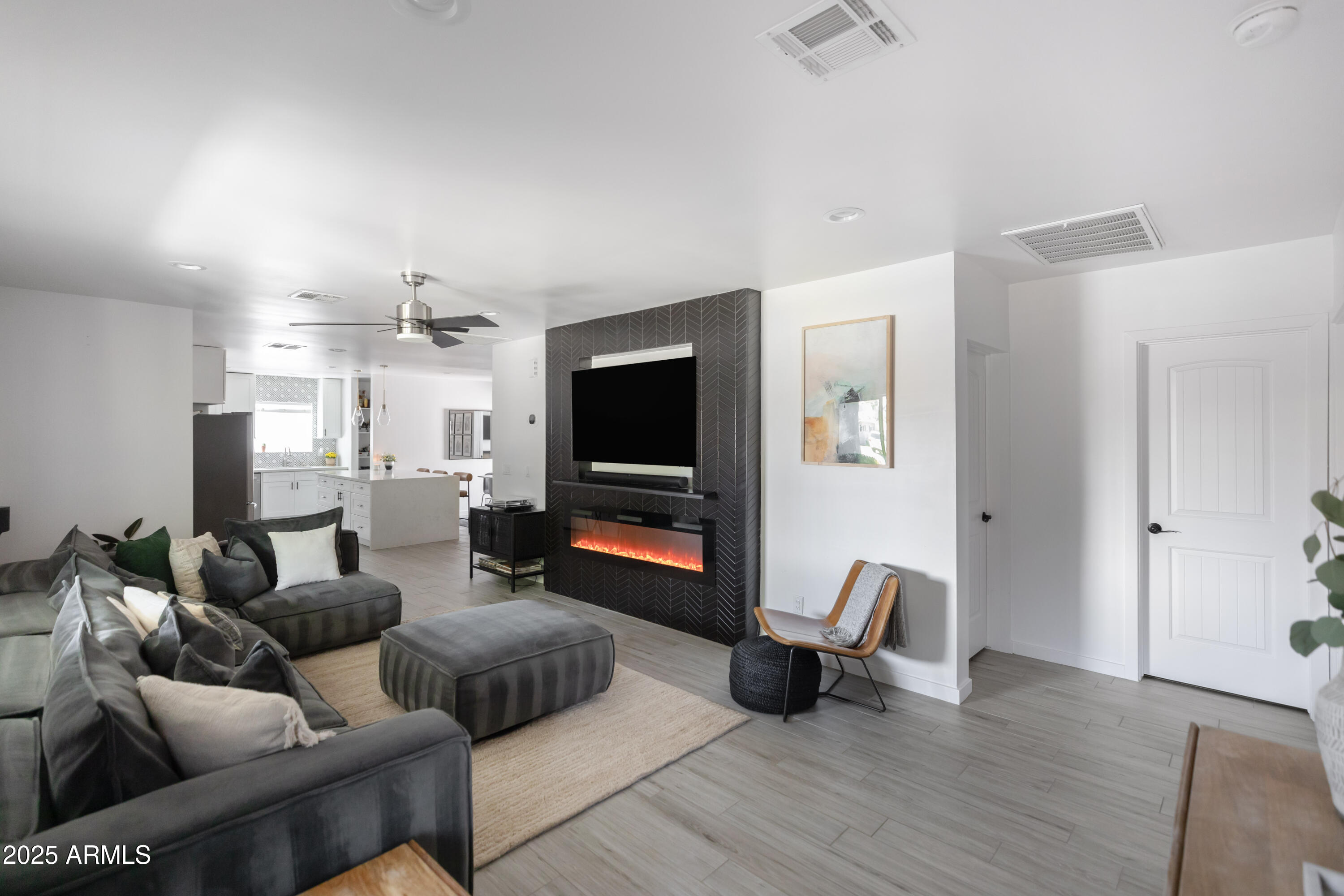 4020 N 33RD Place