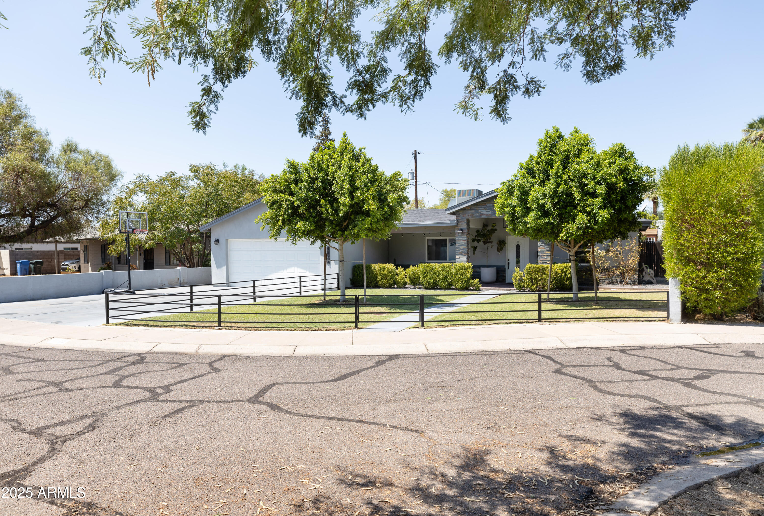 4020 N 33RD Place