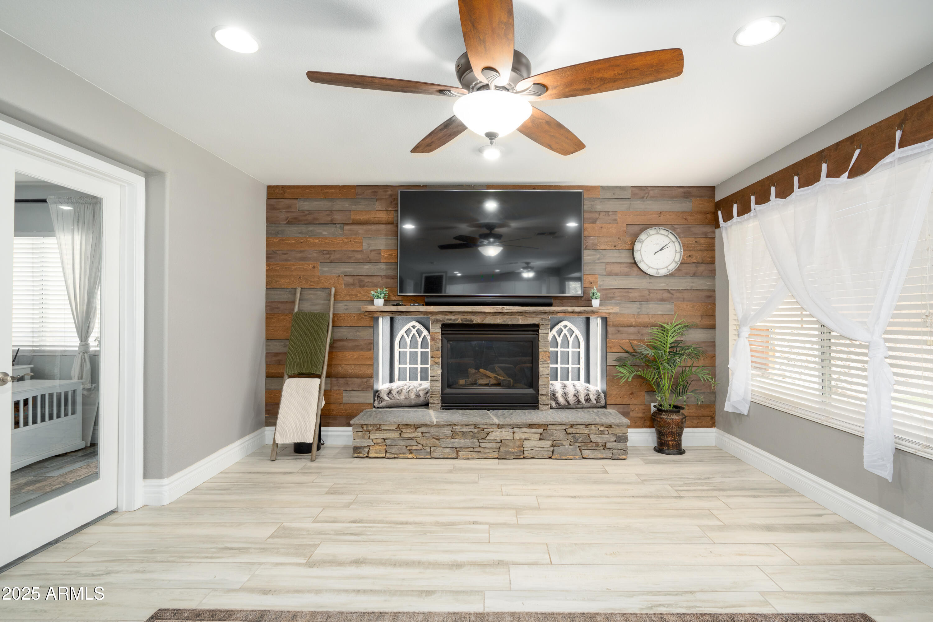 6337 W AVENIDA DEL REY