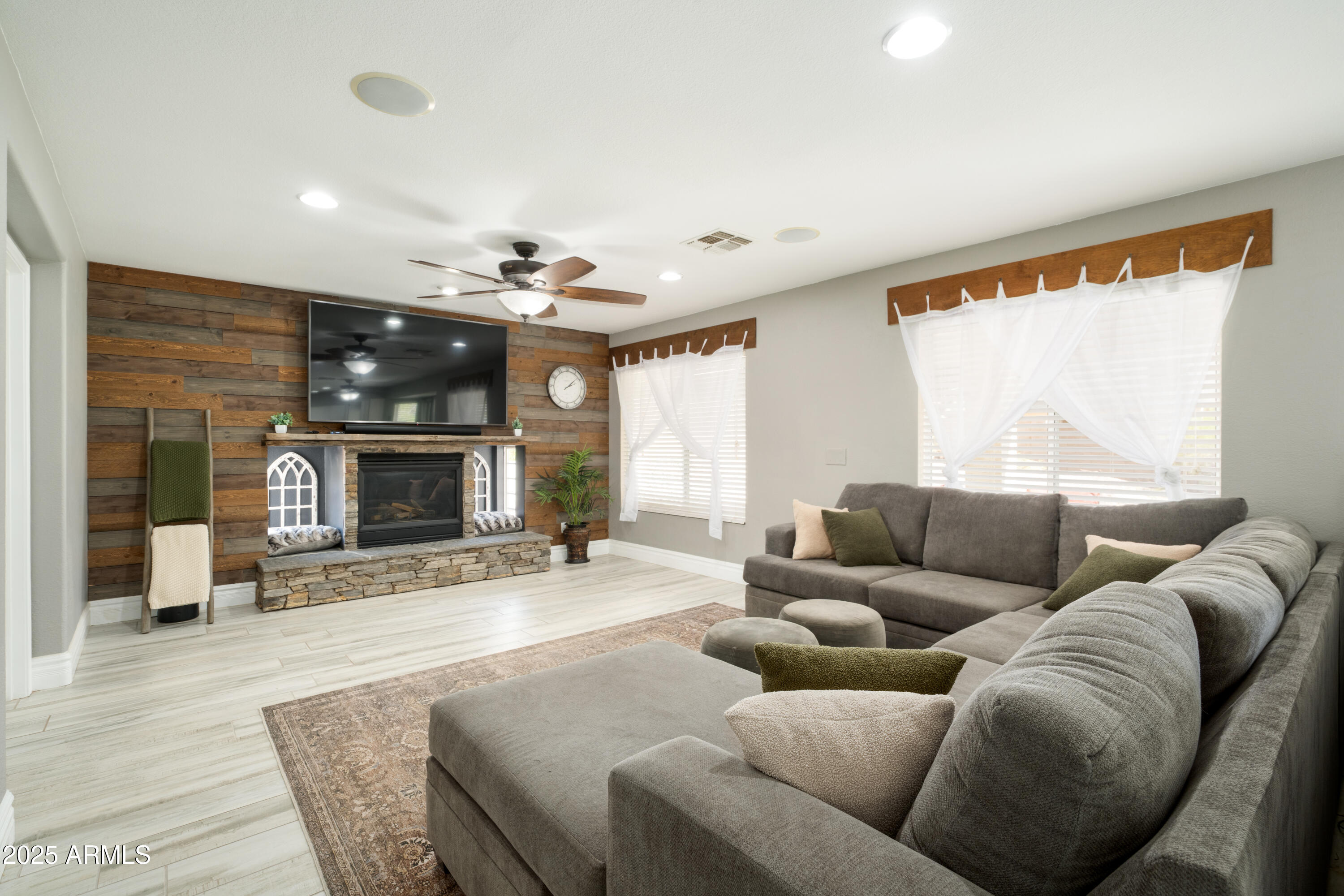 6337 W AVENIDA DEL REY