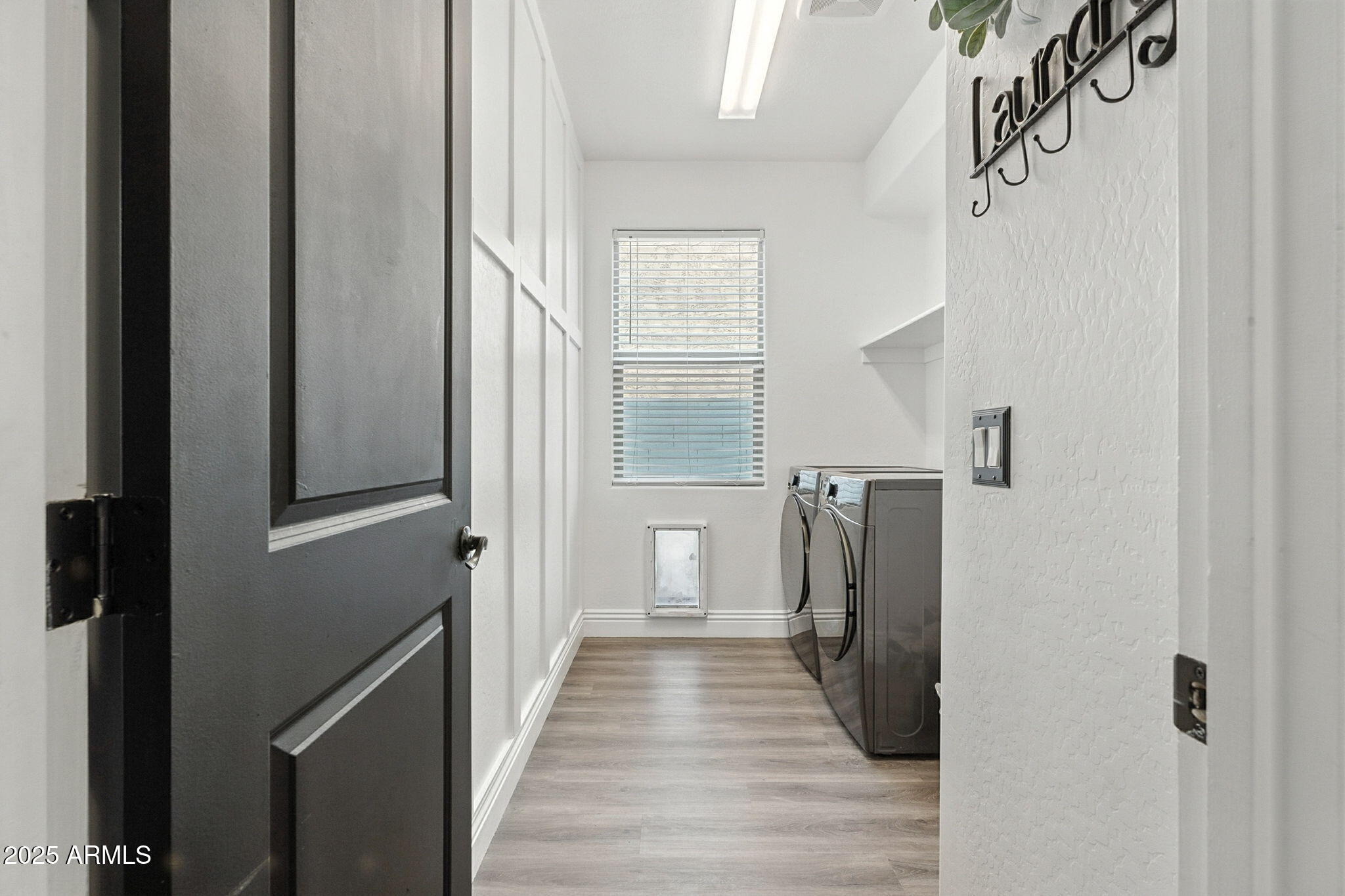 253 E CRESCENT Place