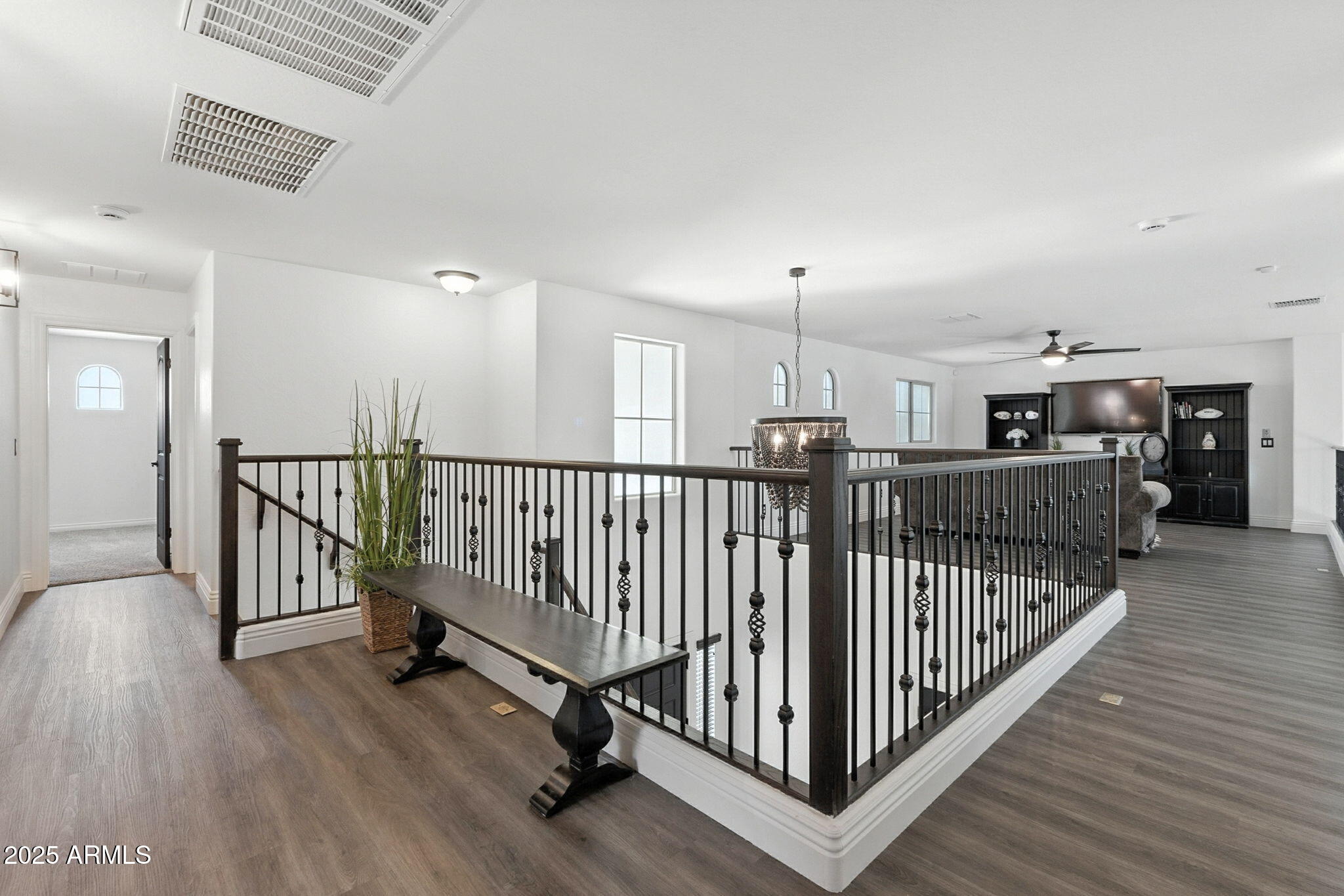 253 E CRESCENT Place