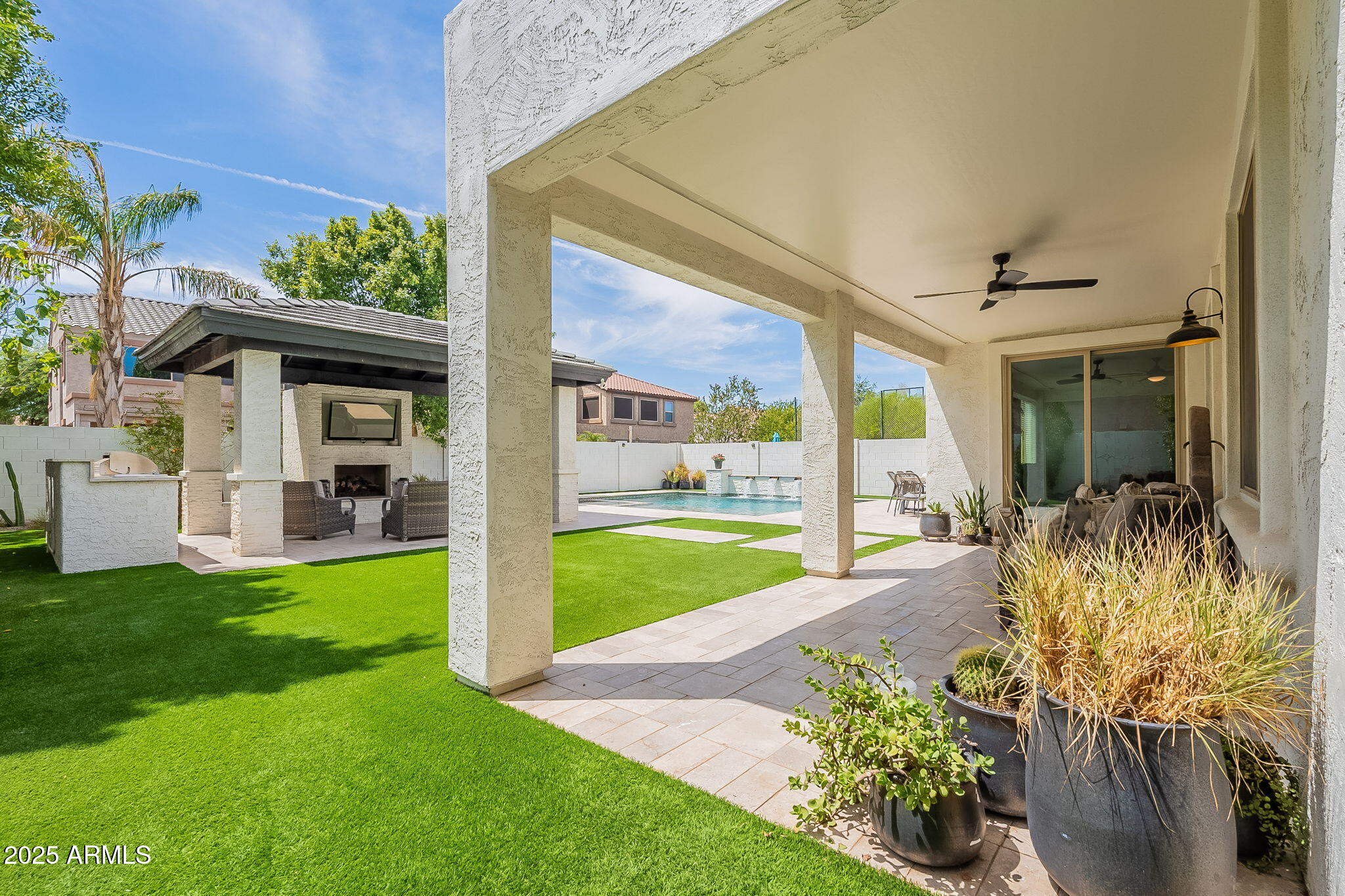 253 E CRESCENT Place