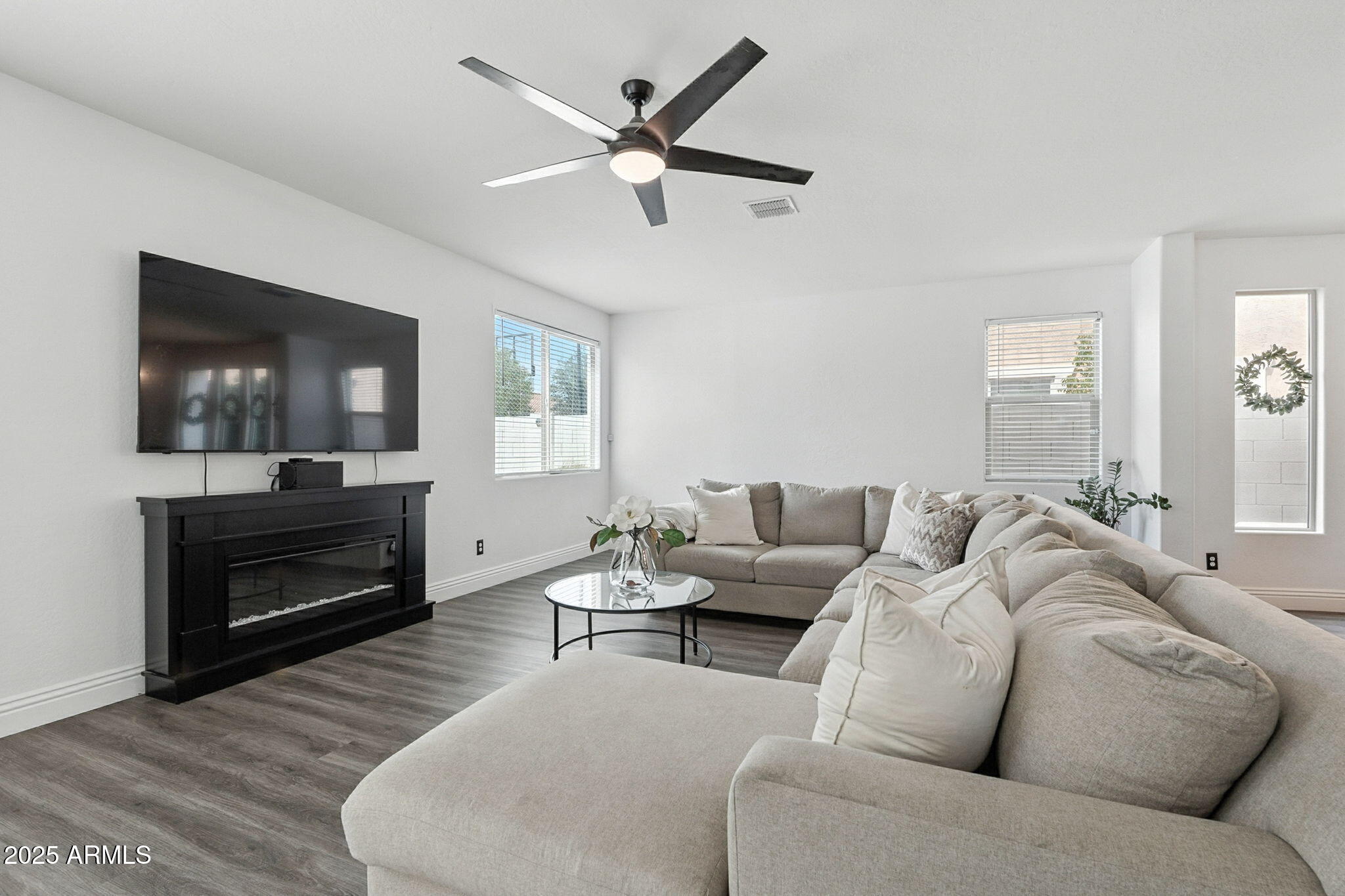 253 E CRESCENT Place