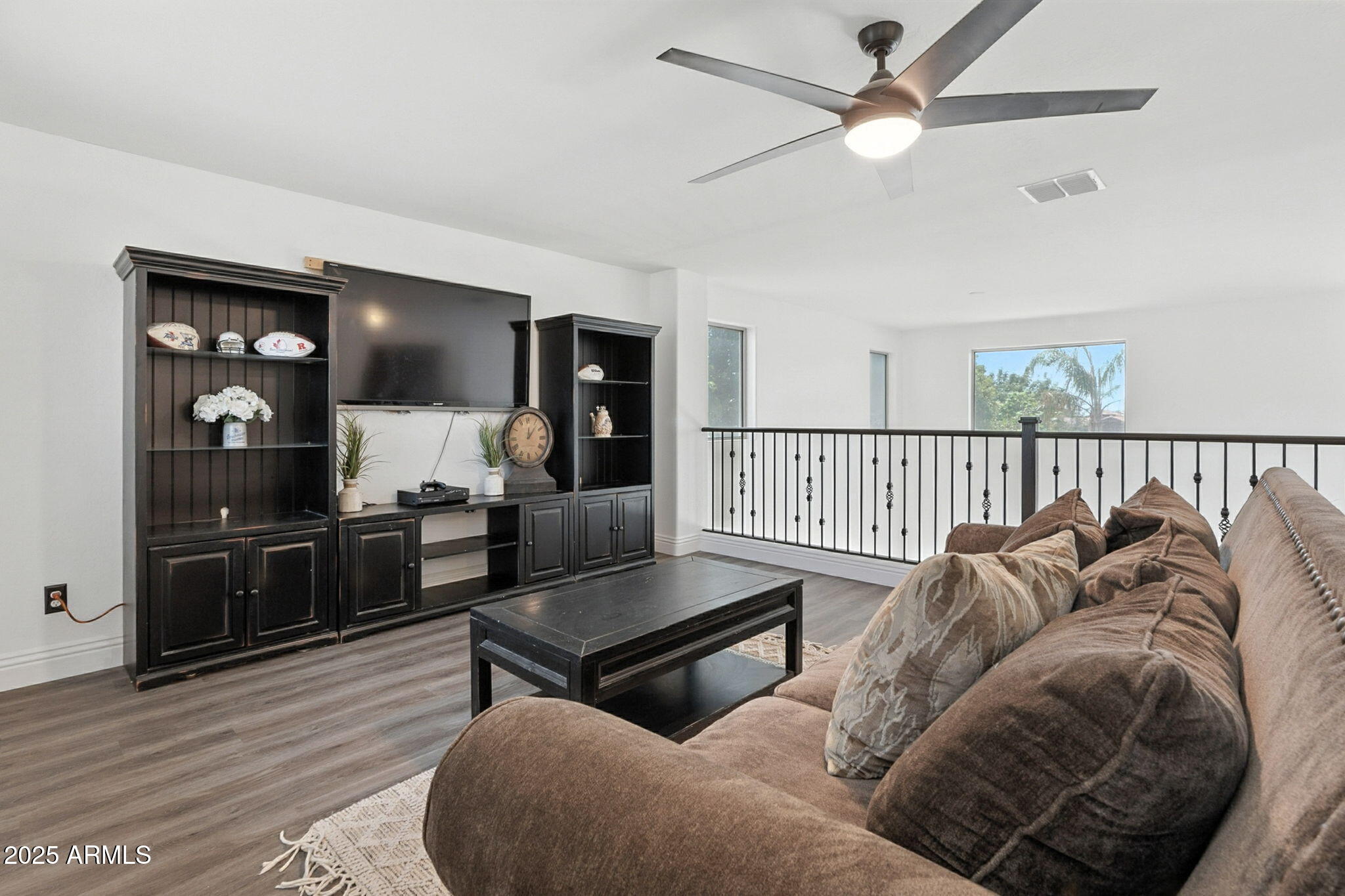 253 E CRESCENT Place