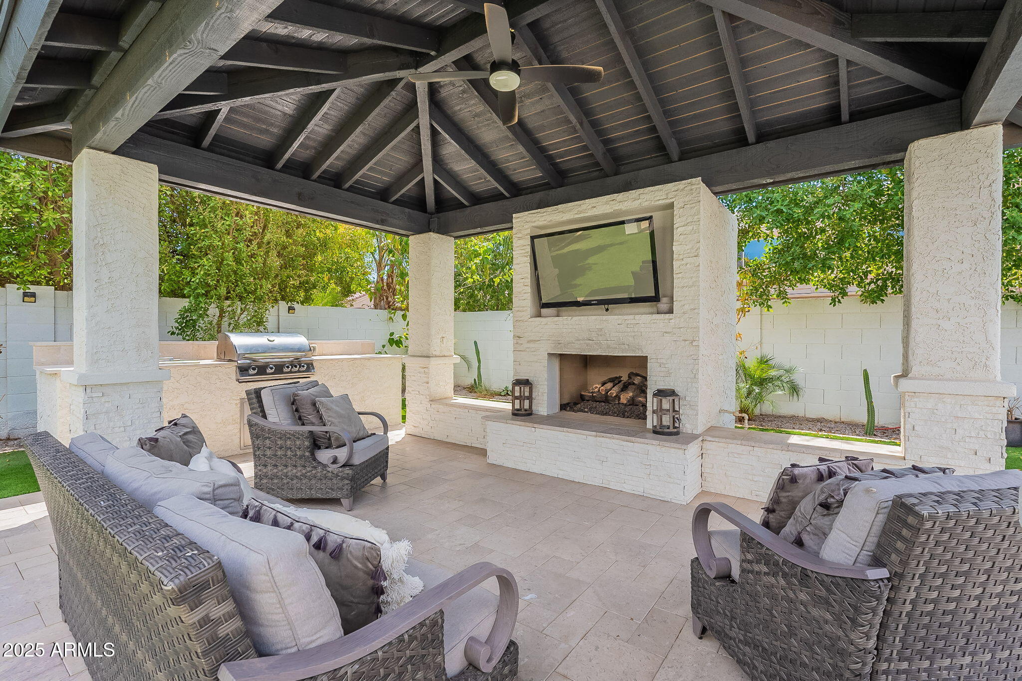 253 E CRESCENT Place