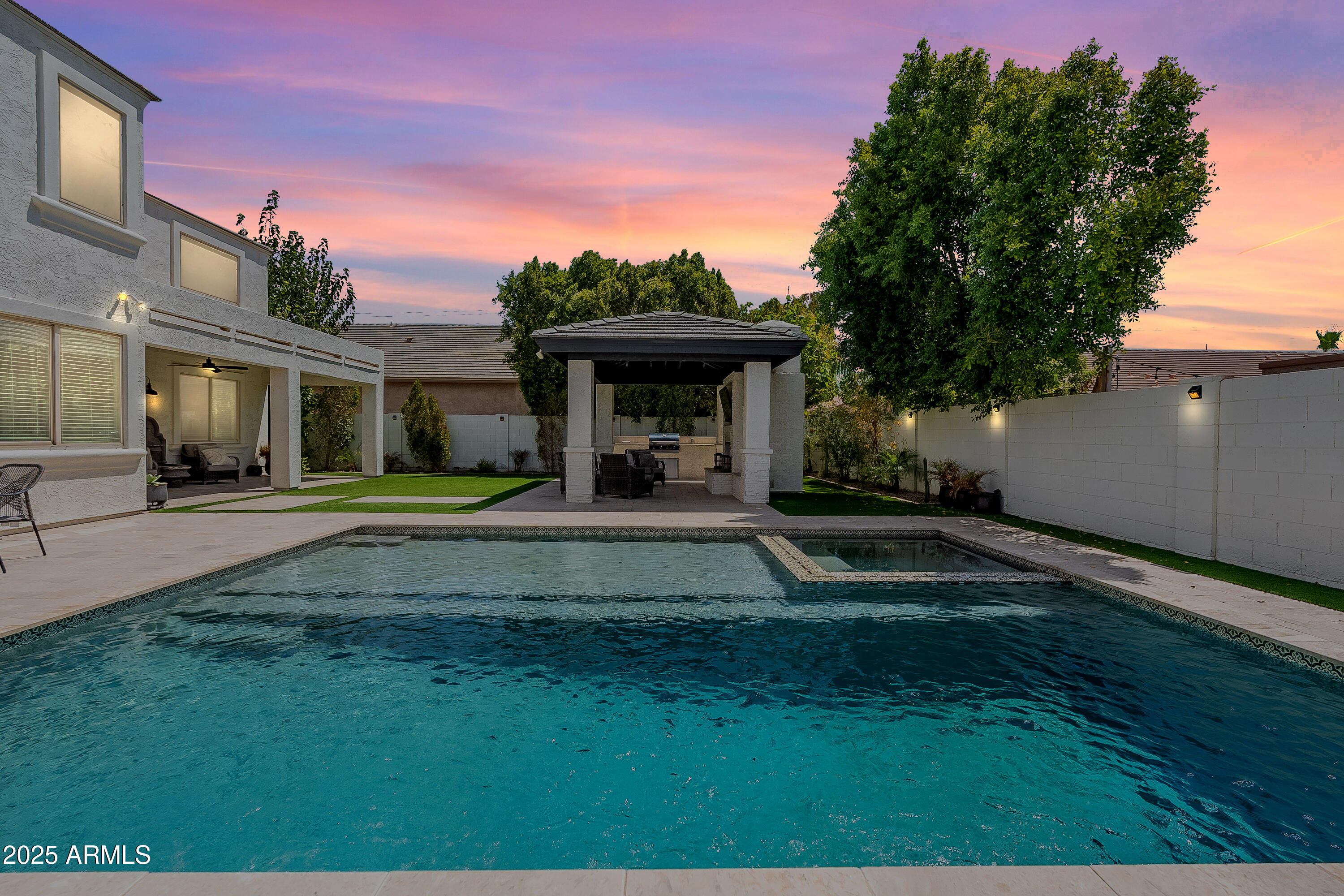 253 E CRESCENT Place