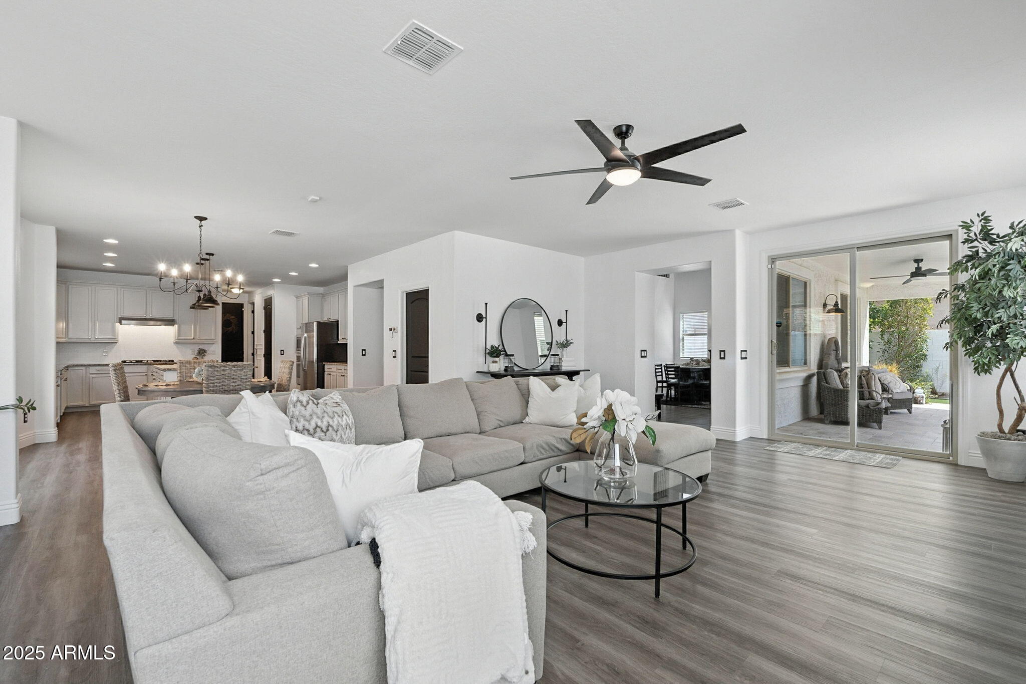 253 E CRESCENT Place