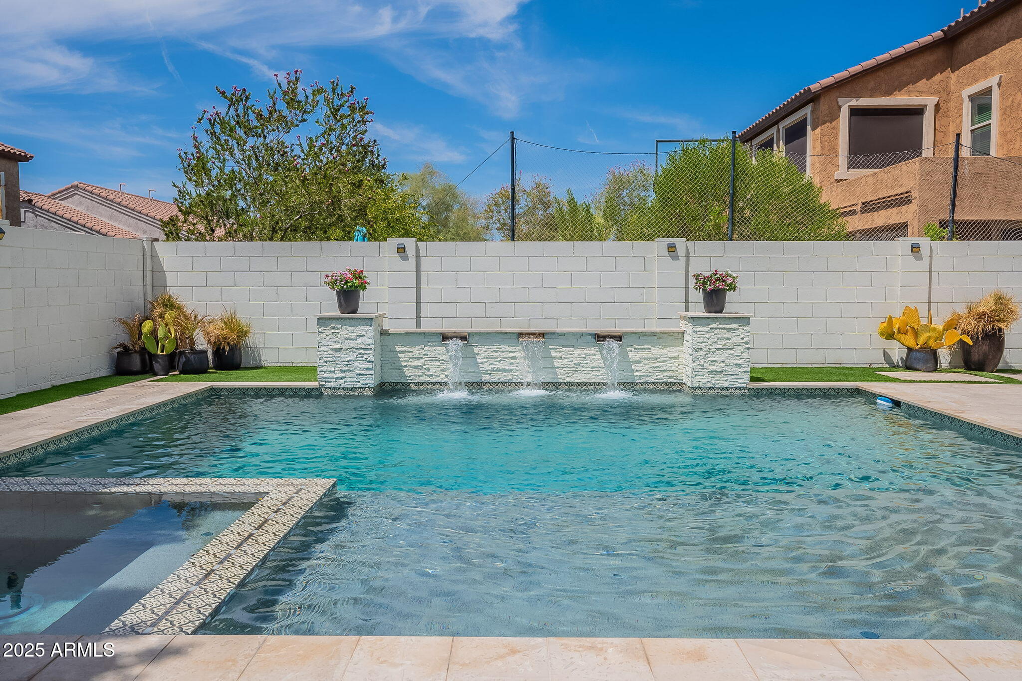 253 E CRESCENT Place