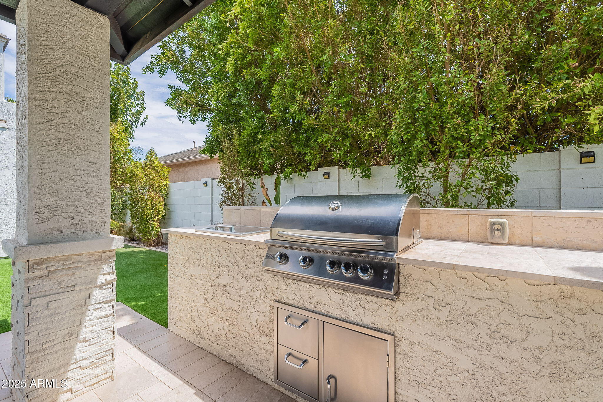 253 E CRESCENT Place