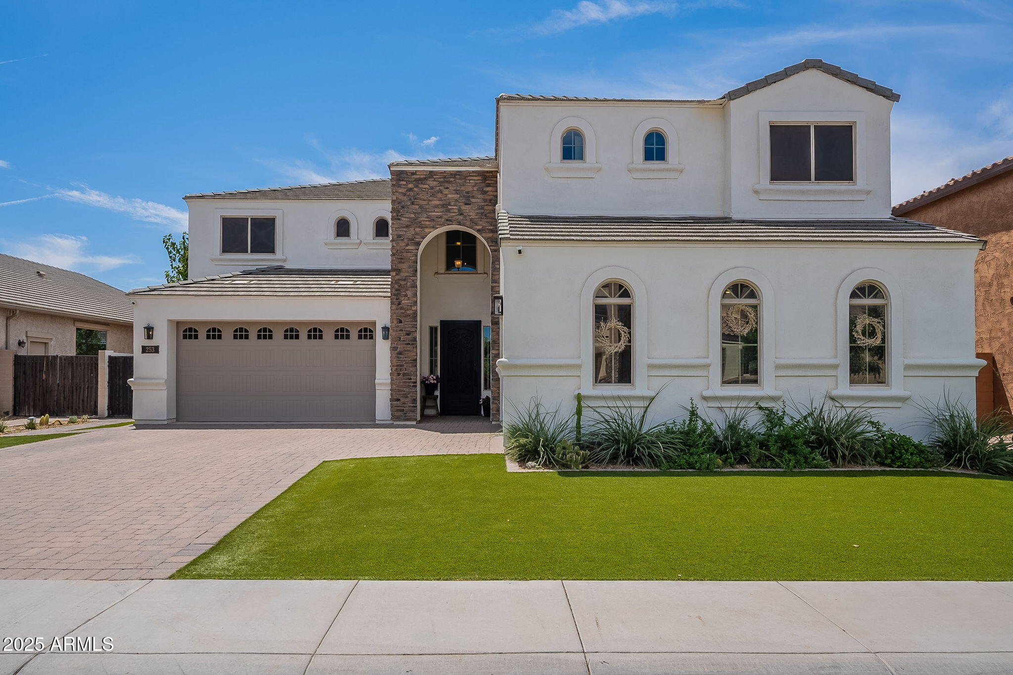 253 E CRESCENT Place