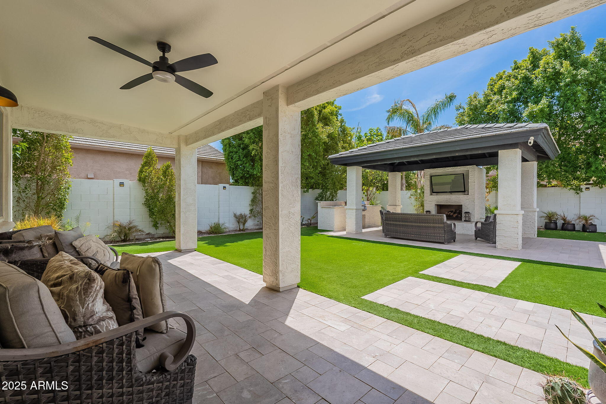 253 E CRESCENT Place