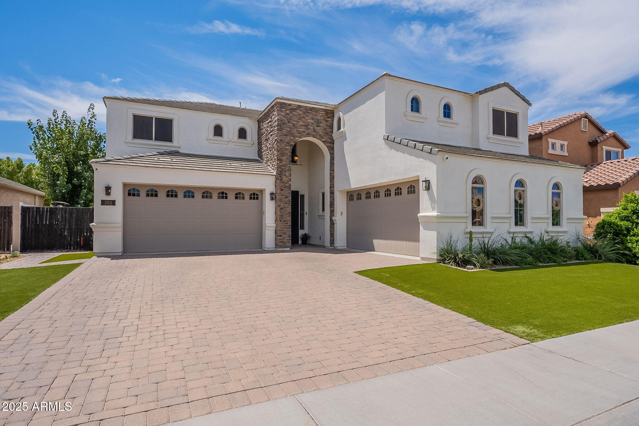 253 E CRESCENT Place