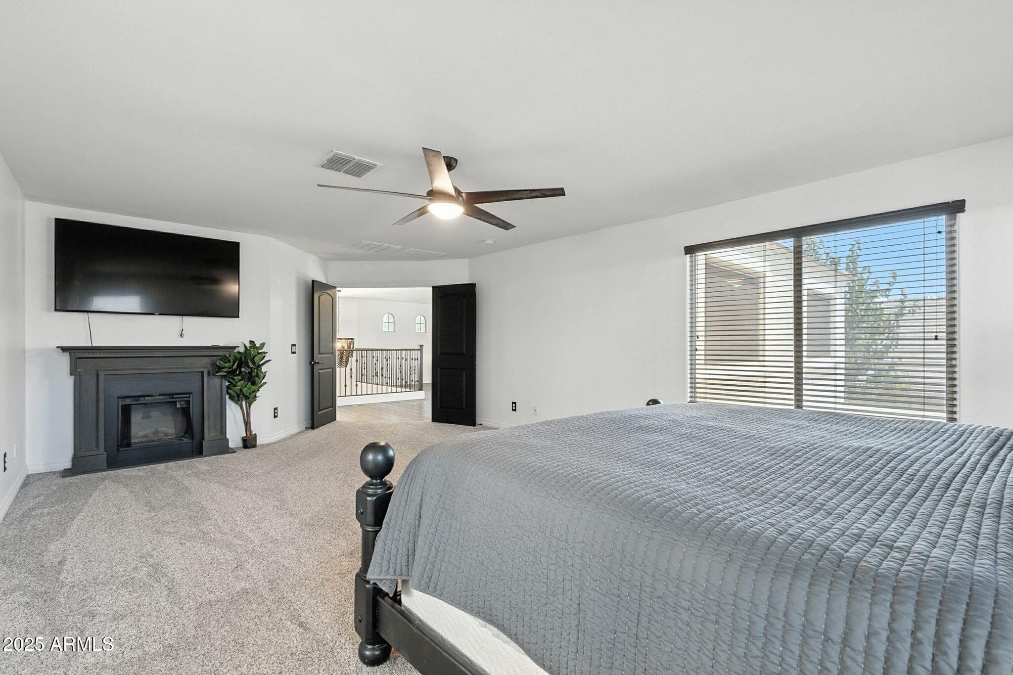 253 E CRESCENT Place