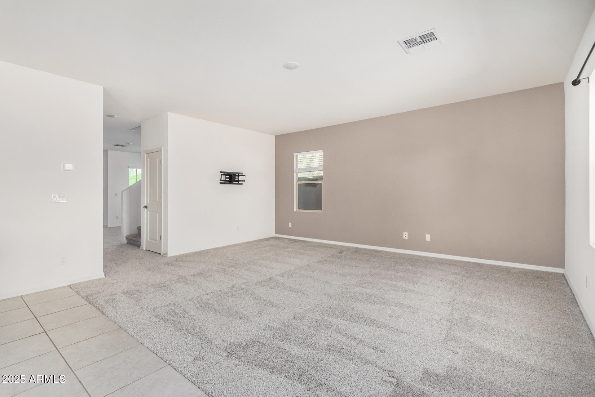 19424 W ELM Street