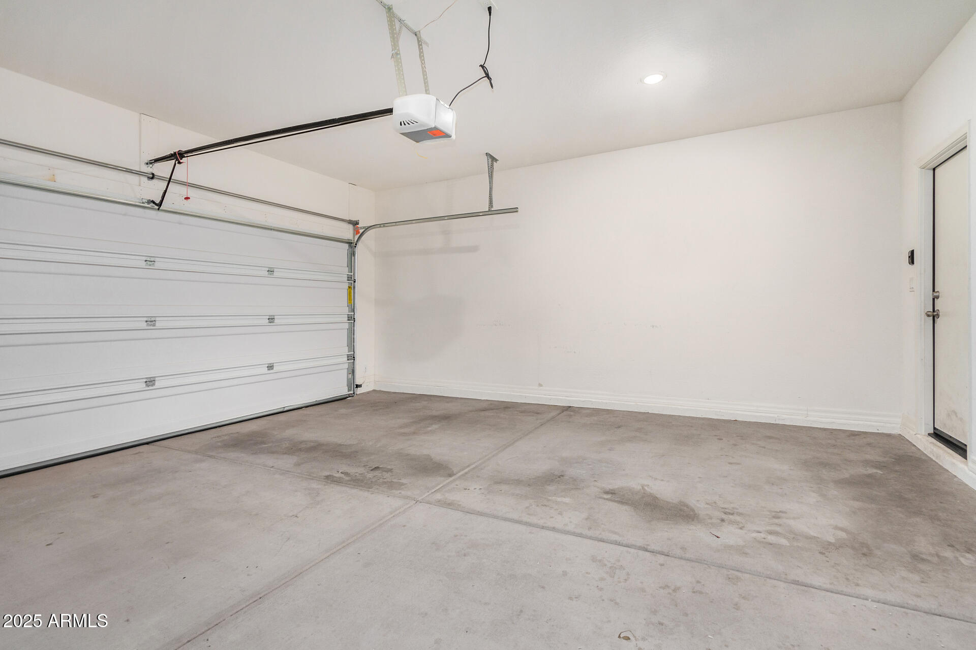 19424 W ELM Street