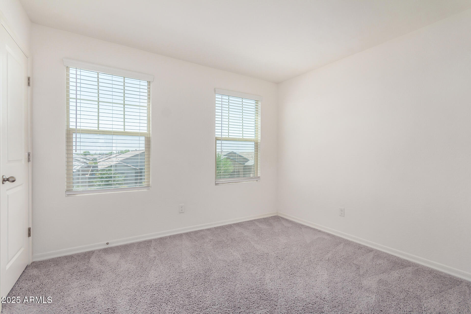19424 W ELM Street