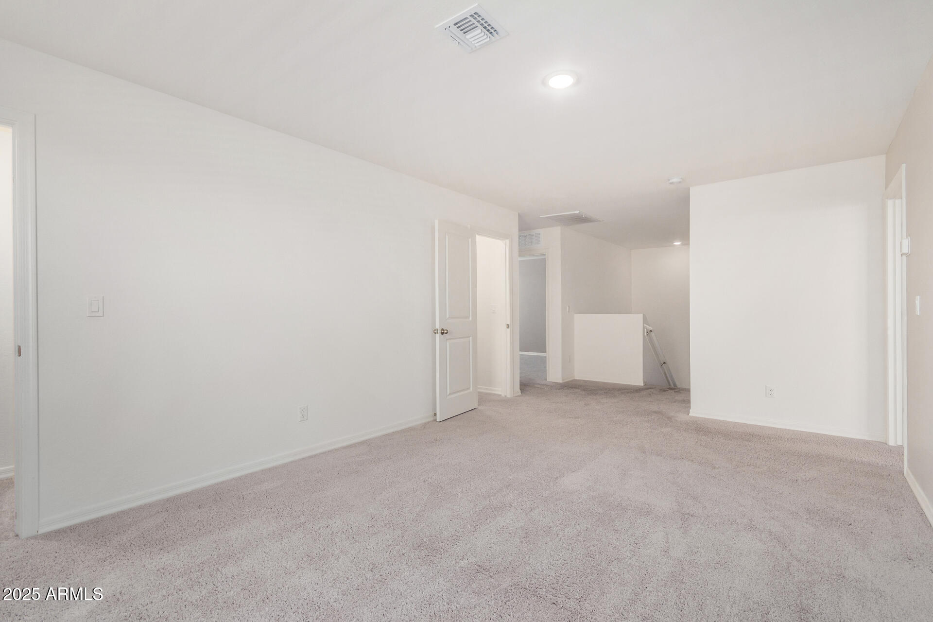 19424 W ELM Street