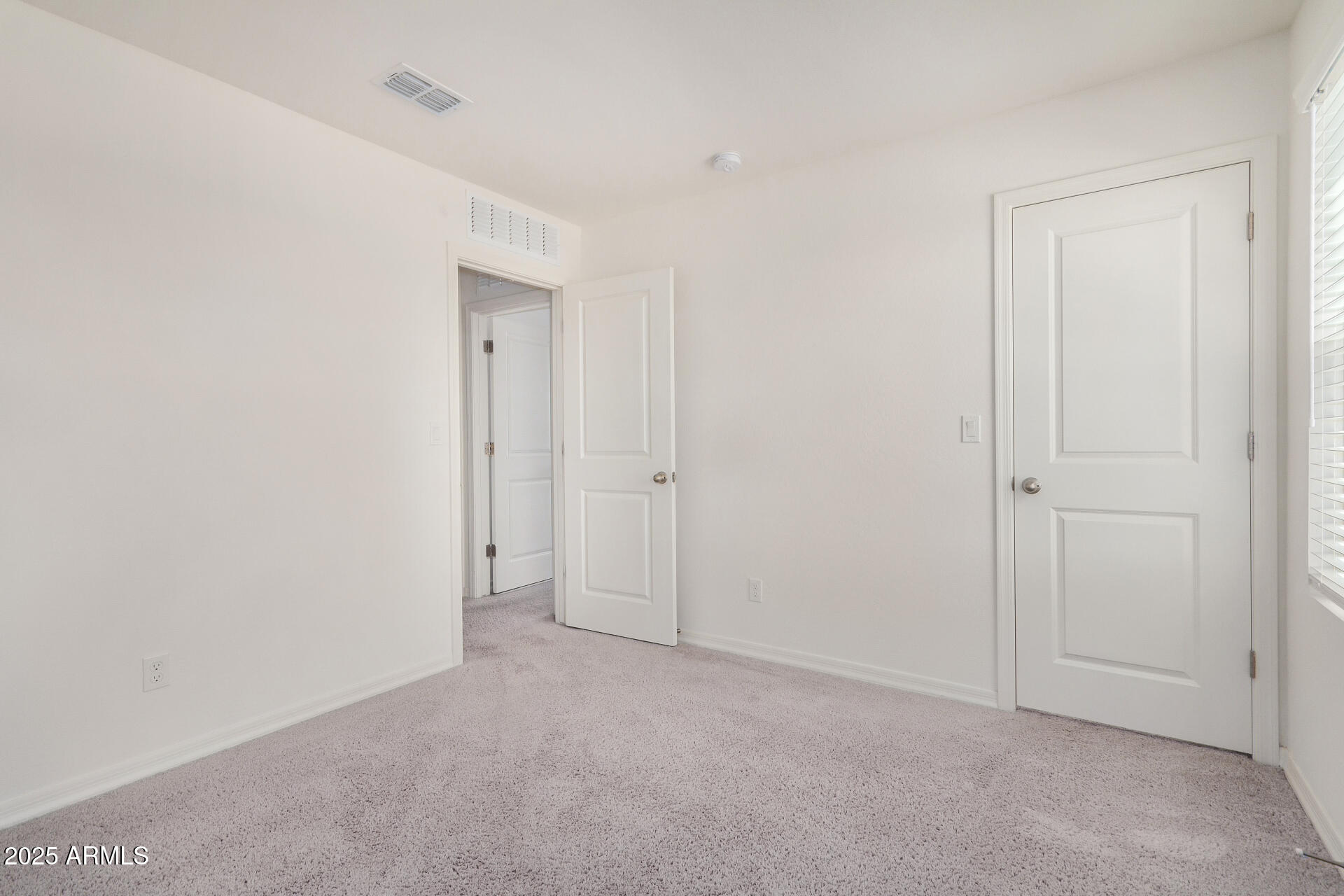 19424 W ELM Street
