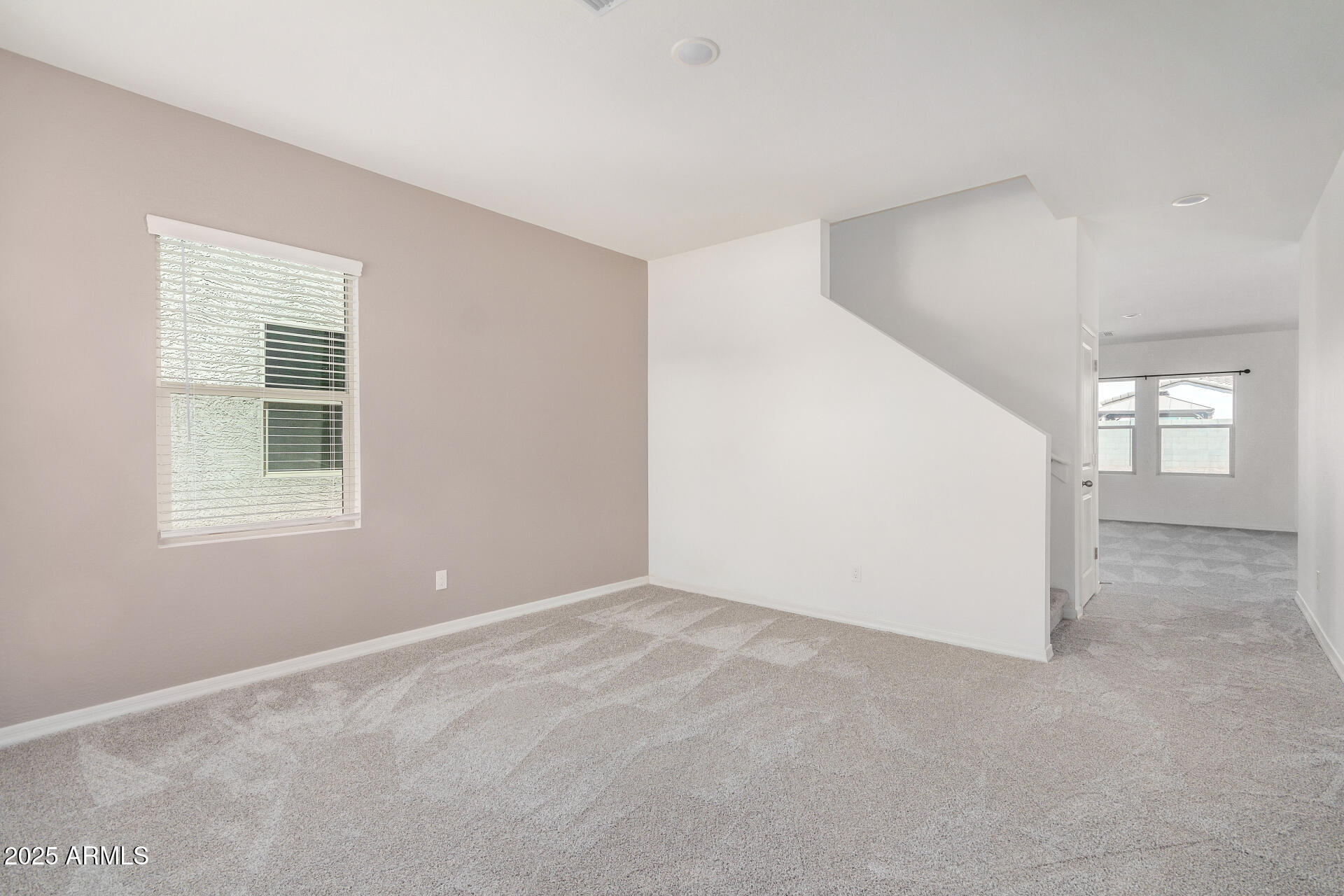 19424 W ELM Street
