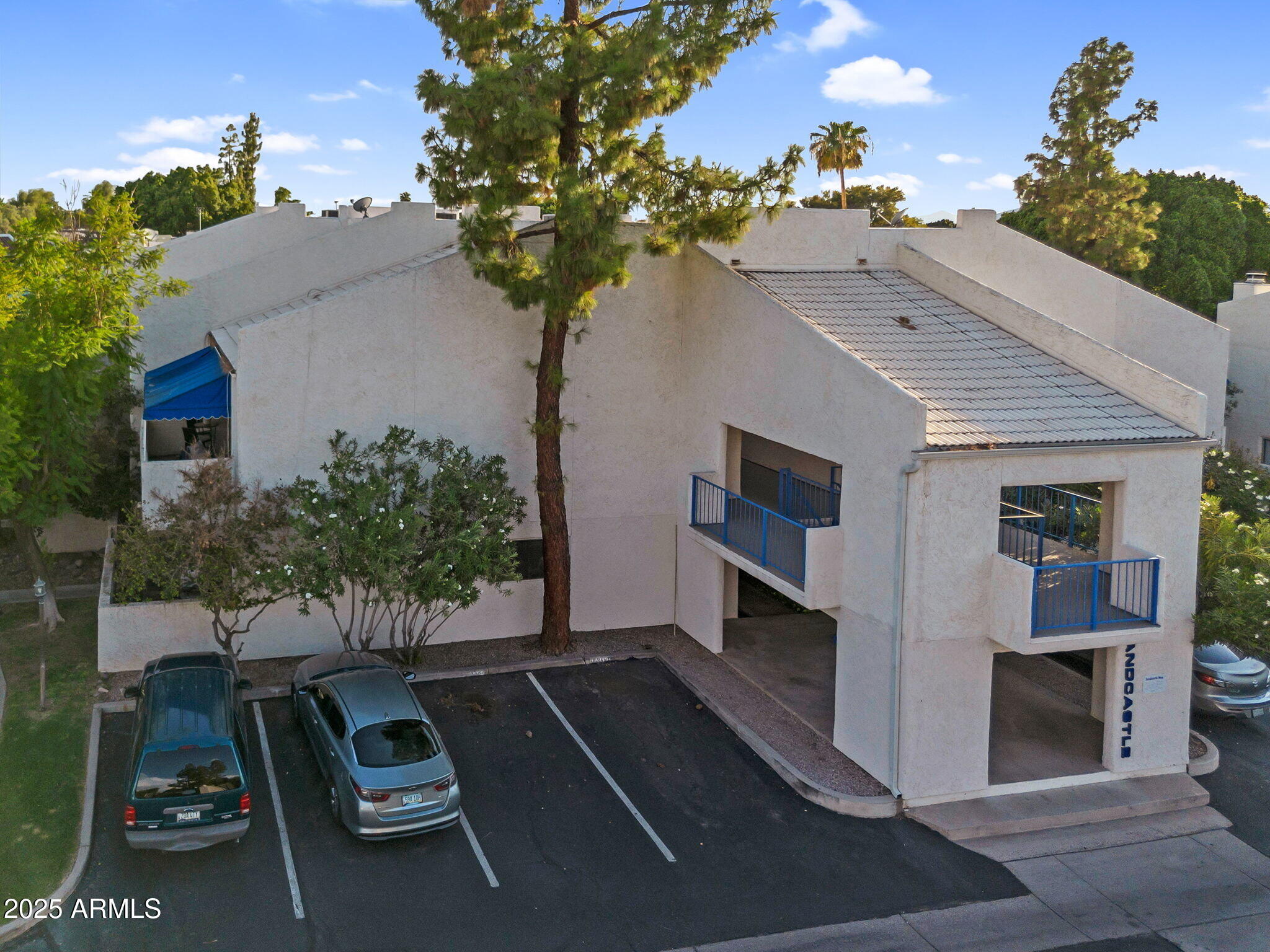 1143 E SANDPIPER Drive 208