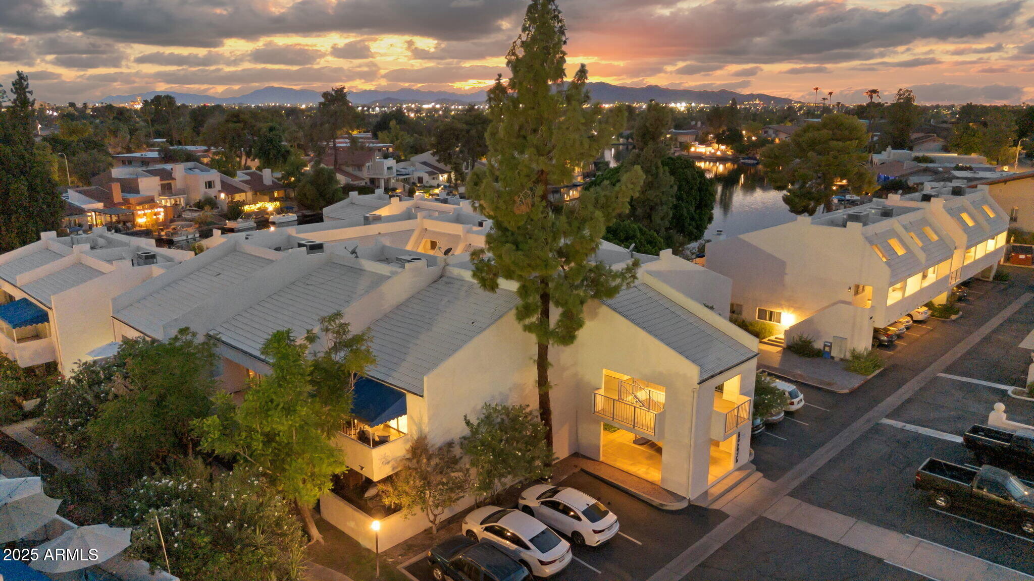 1143 E SANDPIPER Drive 208