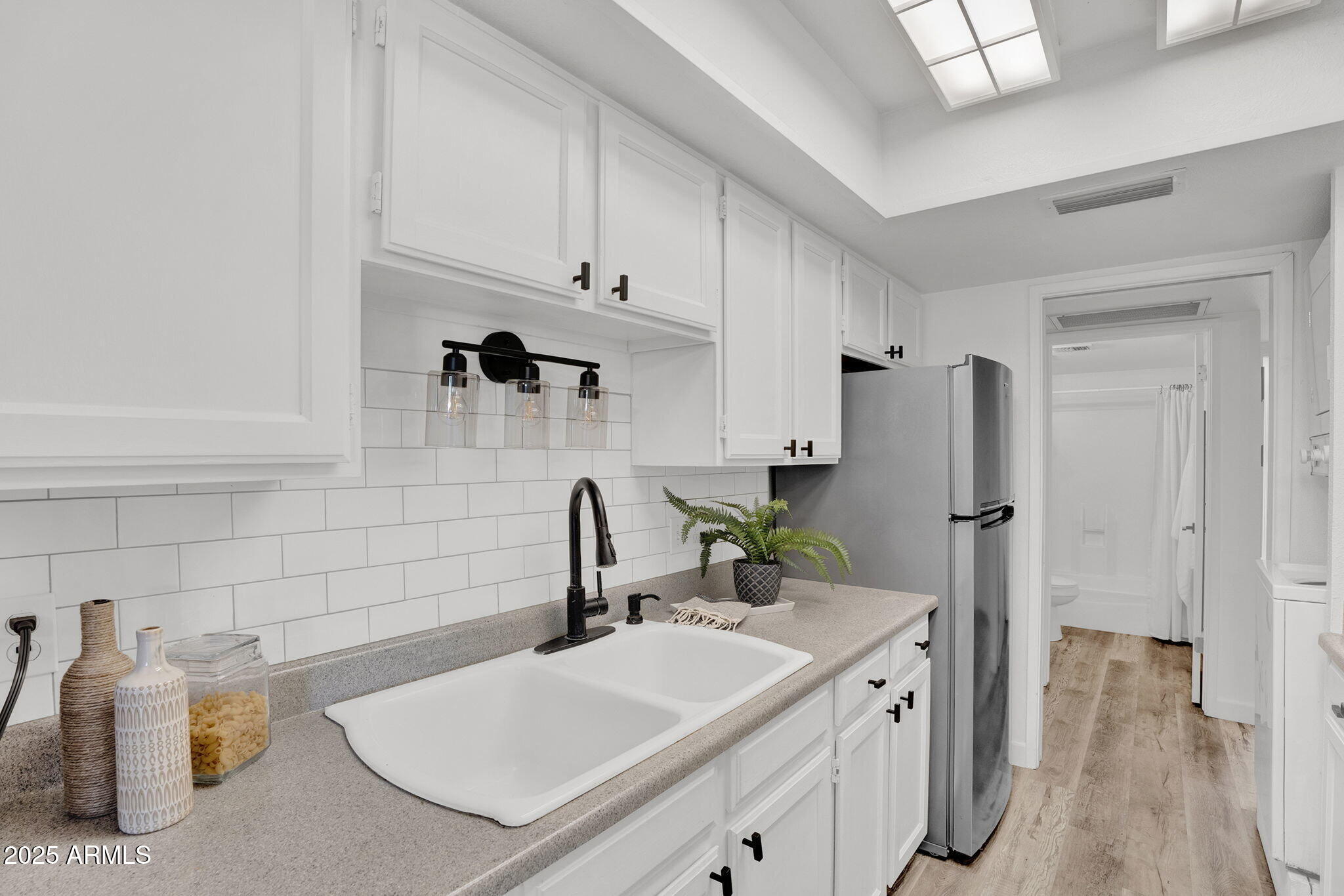 1143 E SANDPIPER Drive 208