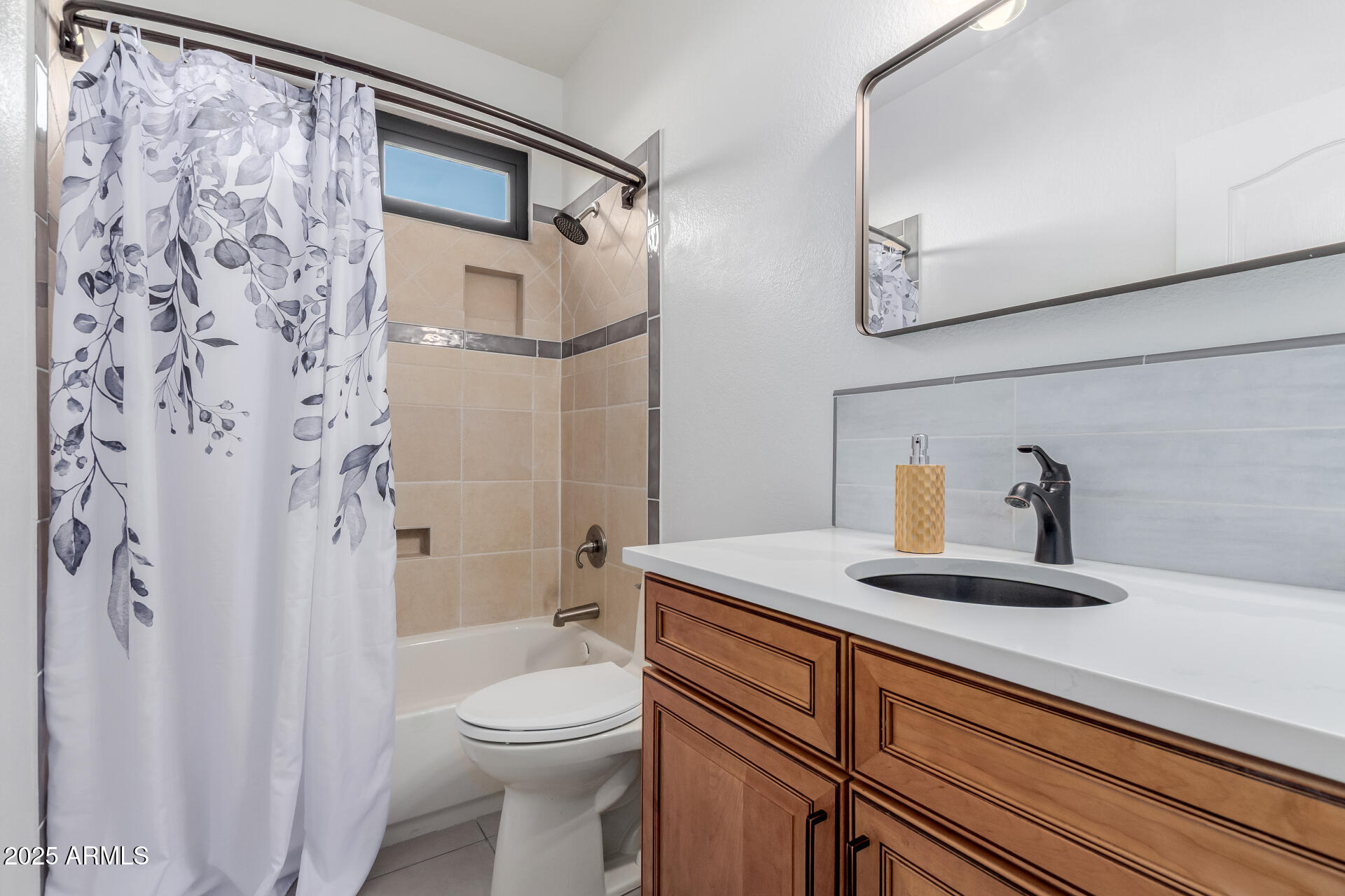 1739 W NIGHTHAWK Way