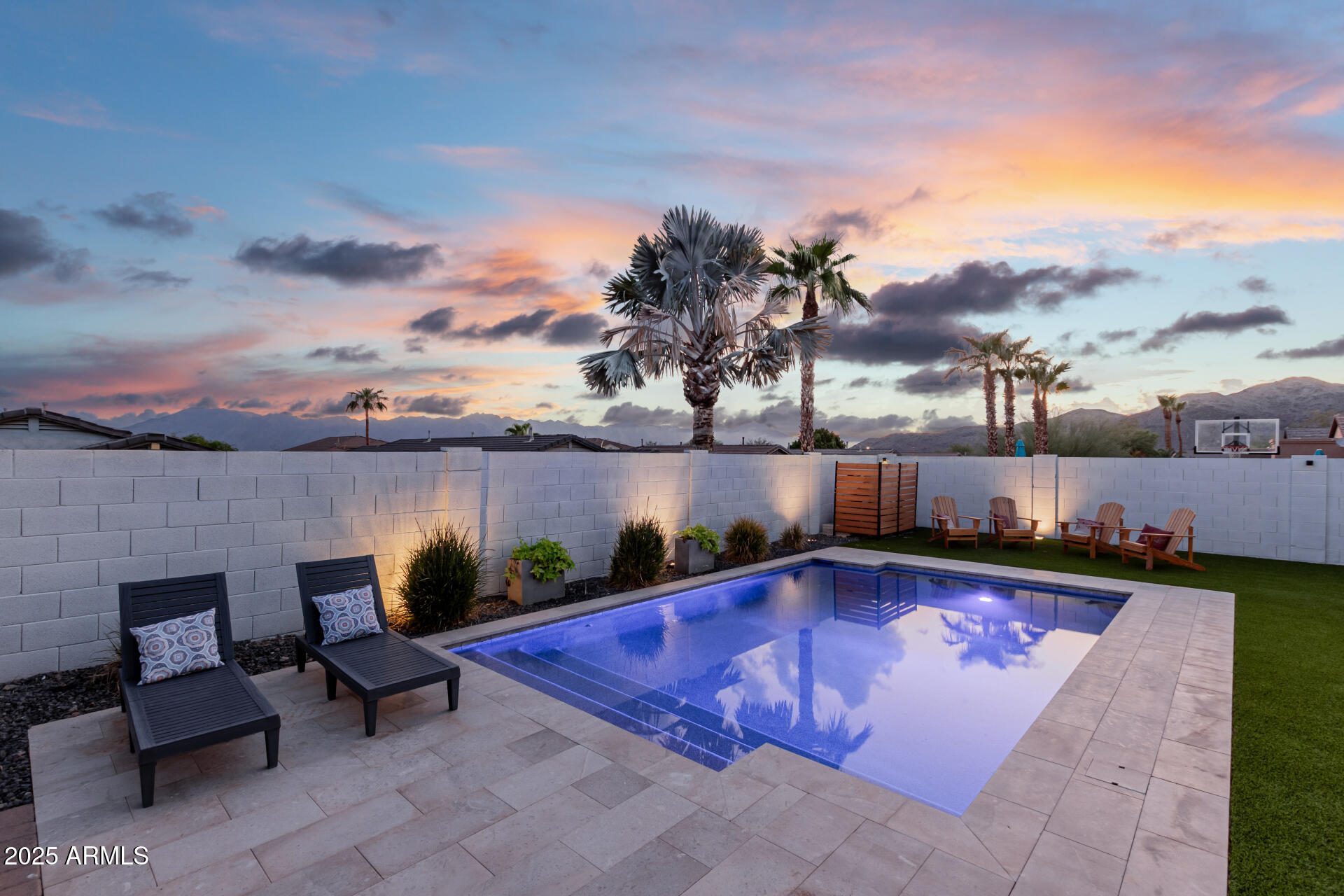 1739 W NIGHTHAWK Way