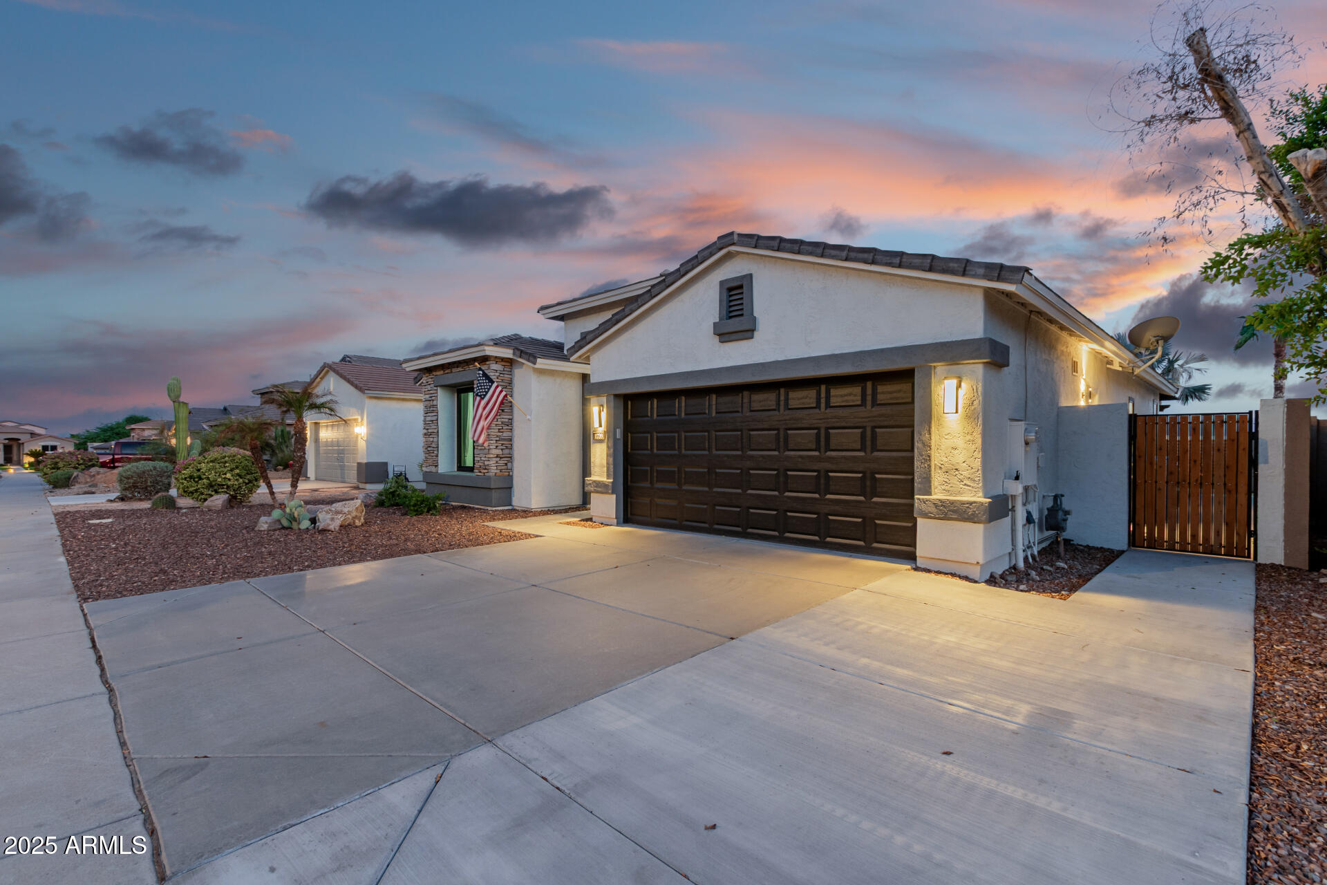 1739 W NIGHTHAWK Way