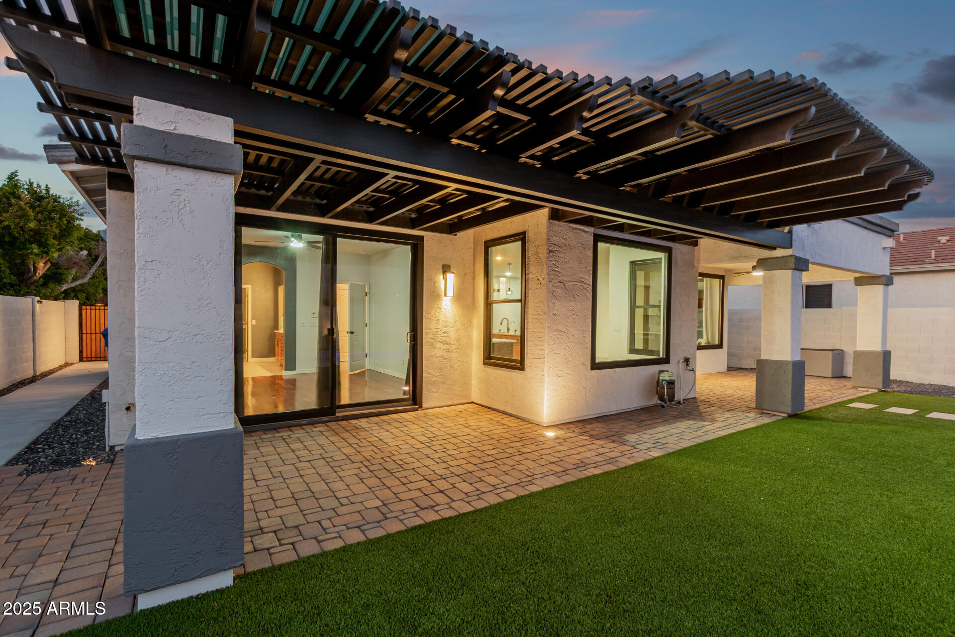 1739 W NIGHTHAWK Way