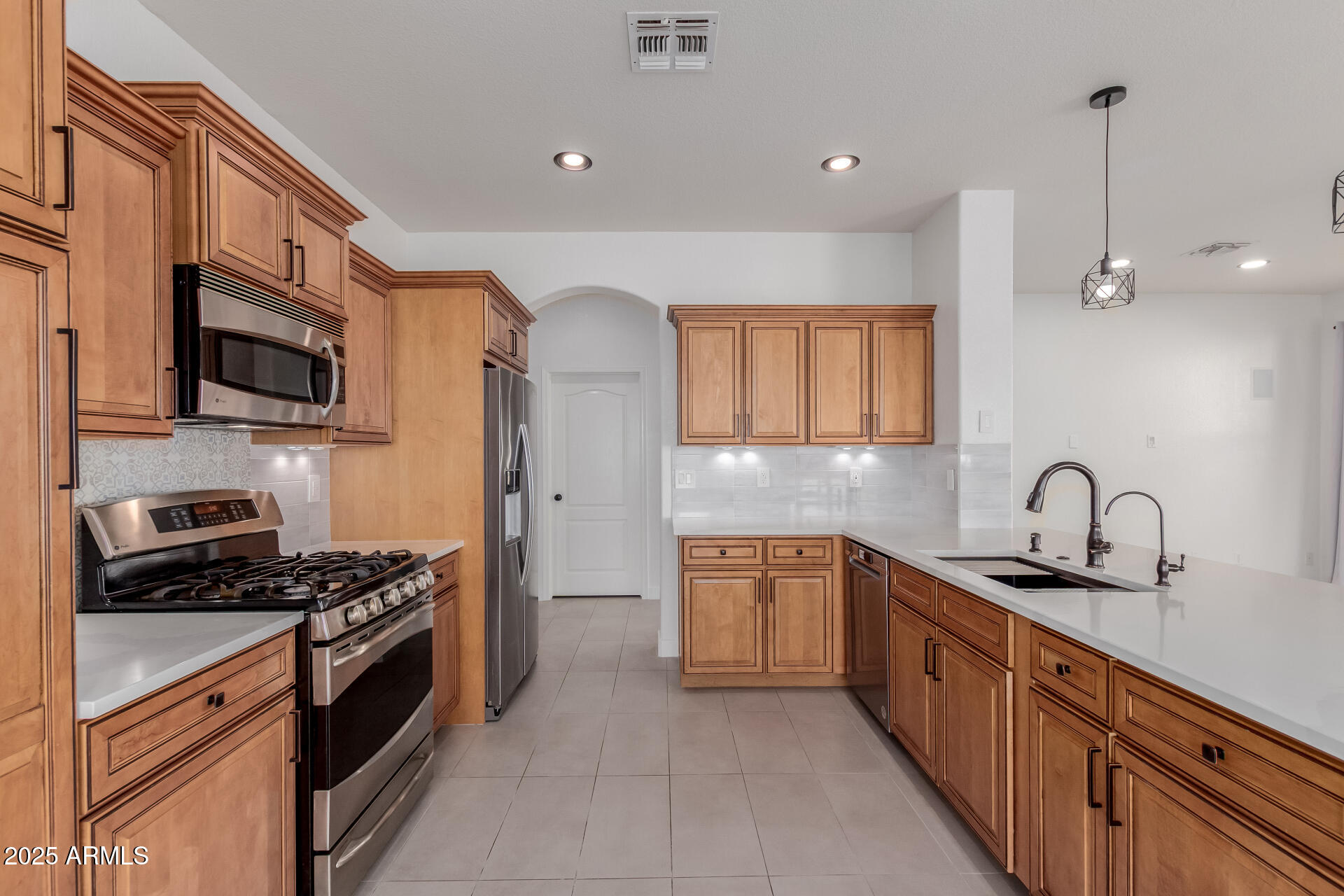 1739 W NIGHTHAWK Way