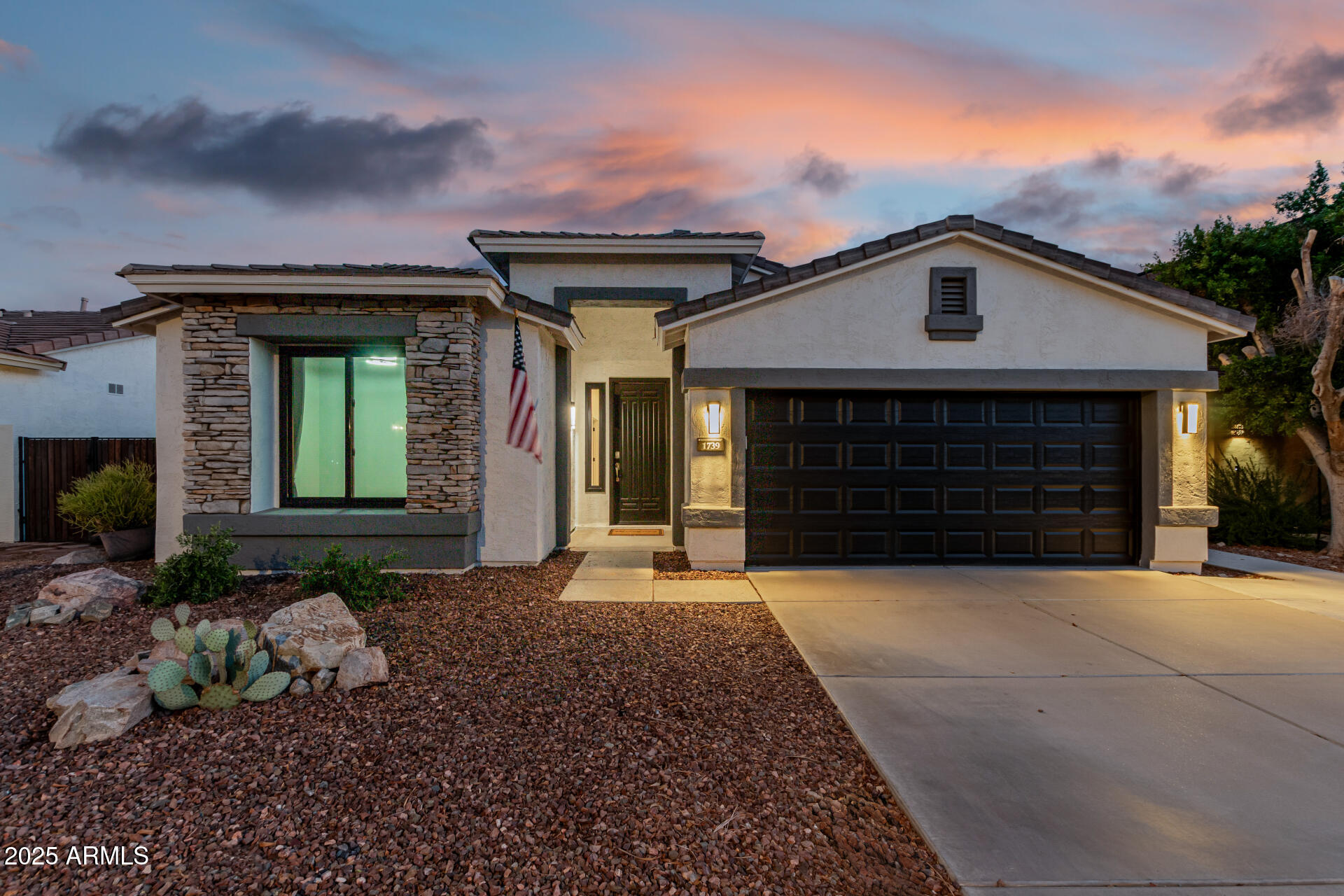 1739 W NIGHTHAWK Way