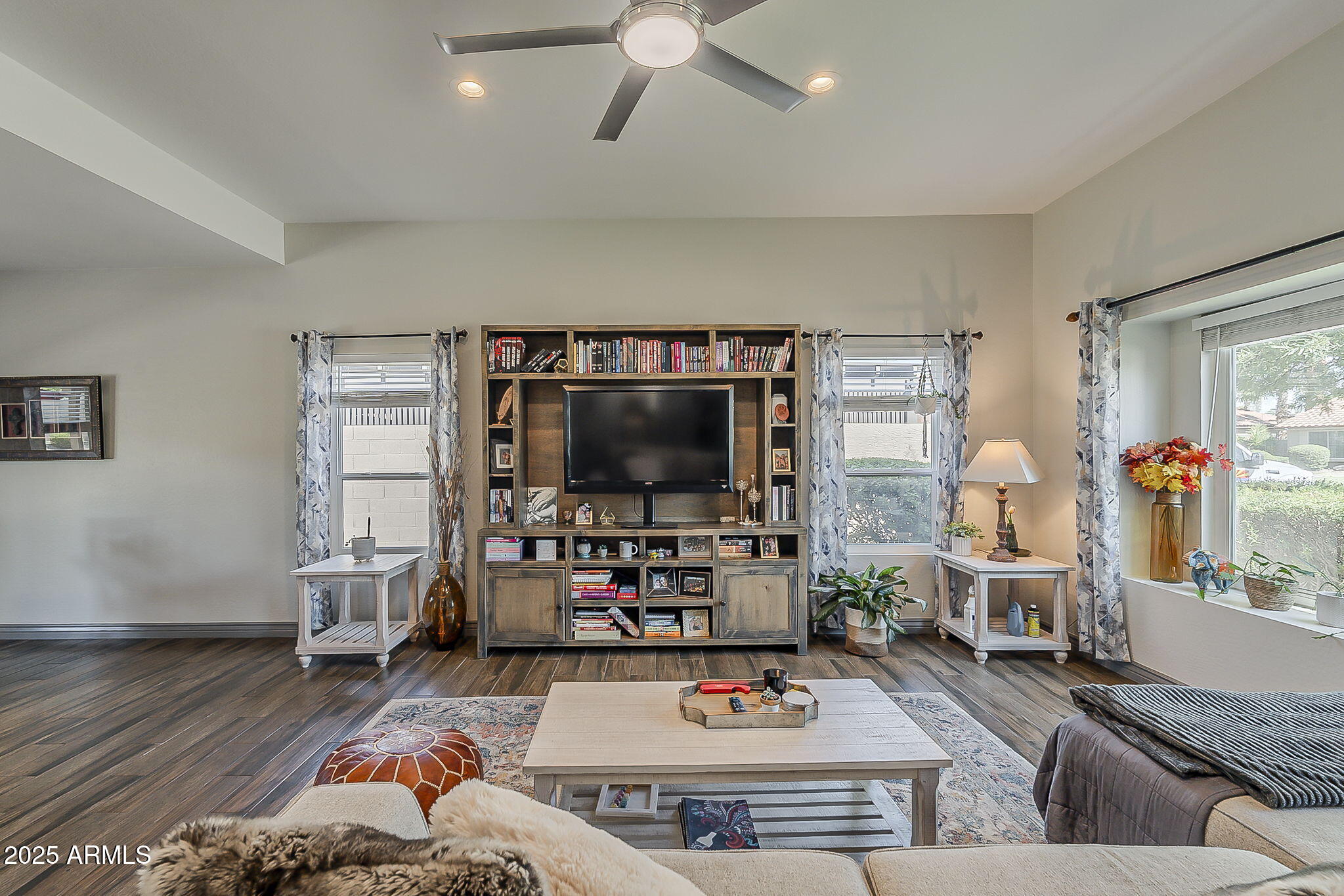 5432 E GRANDVIEW Road