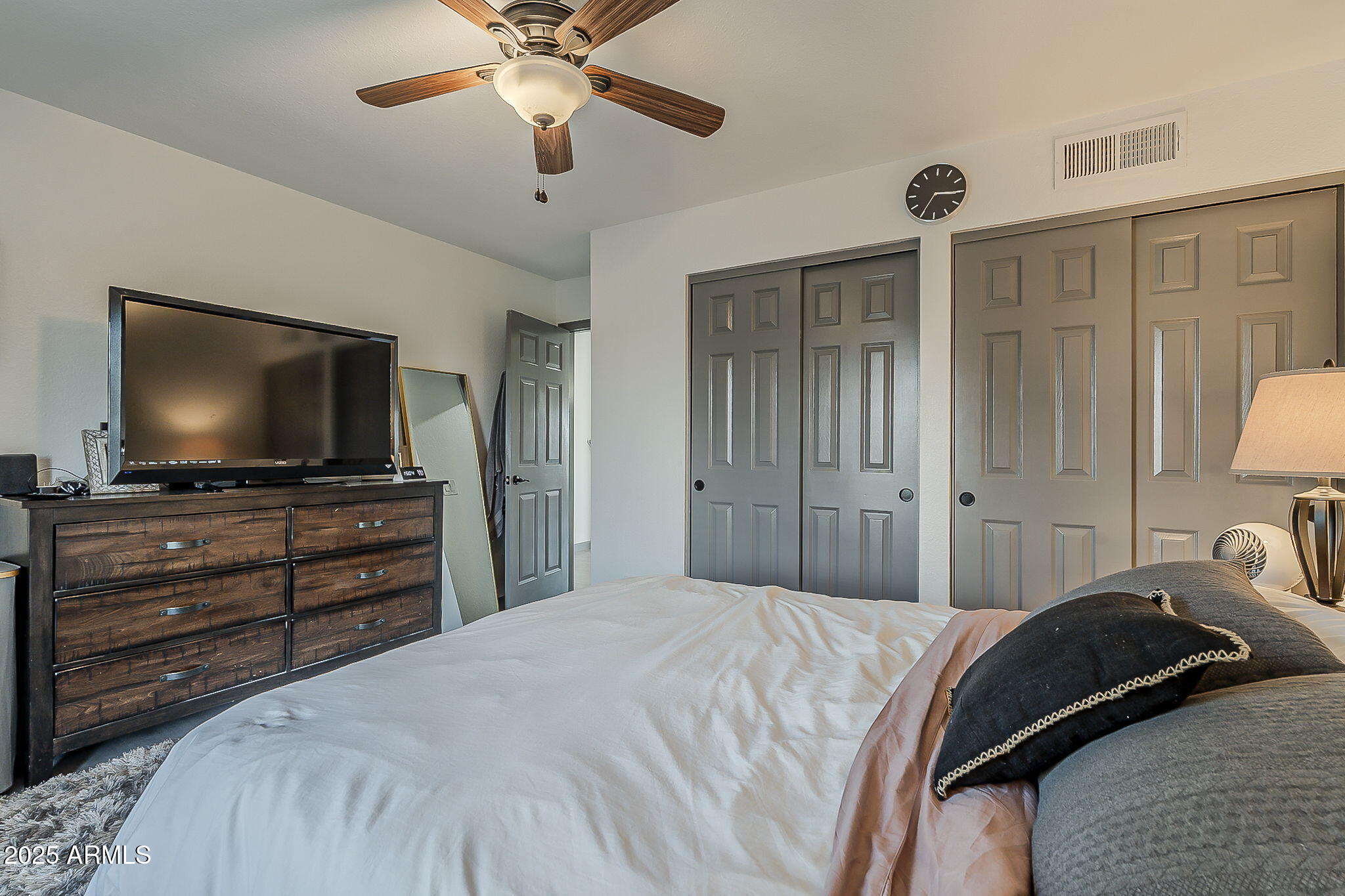 5432 E GRANDVIEW Road