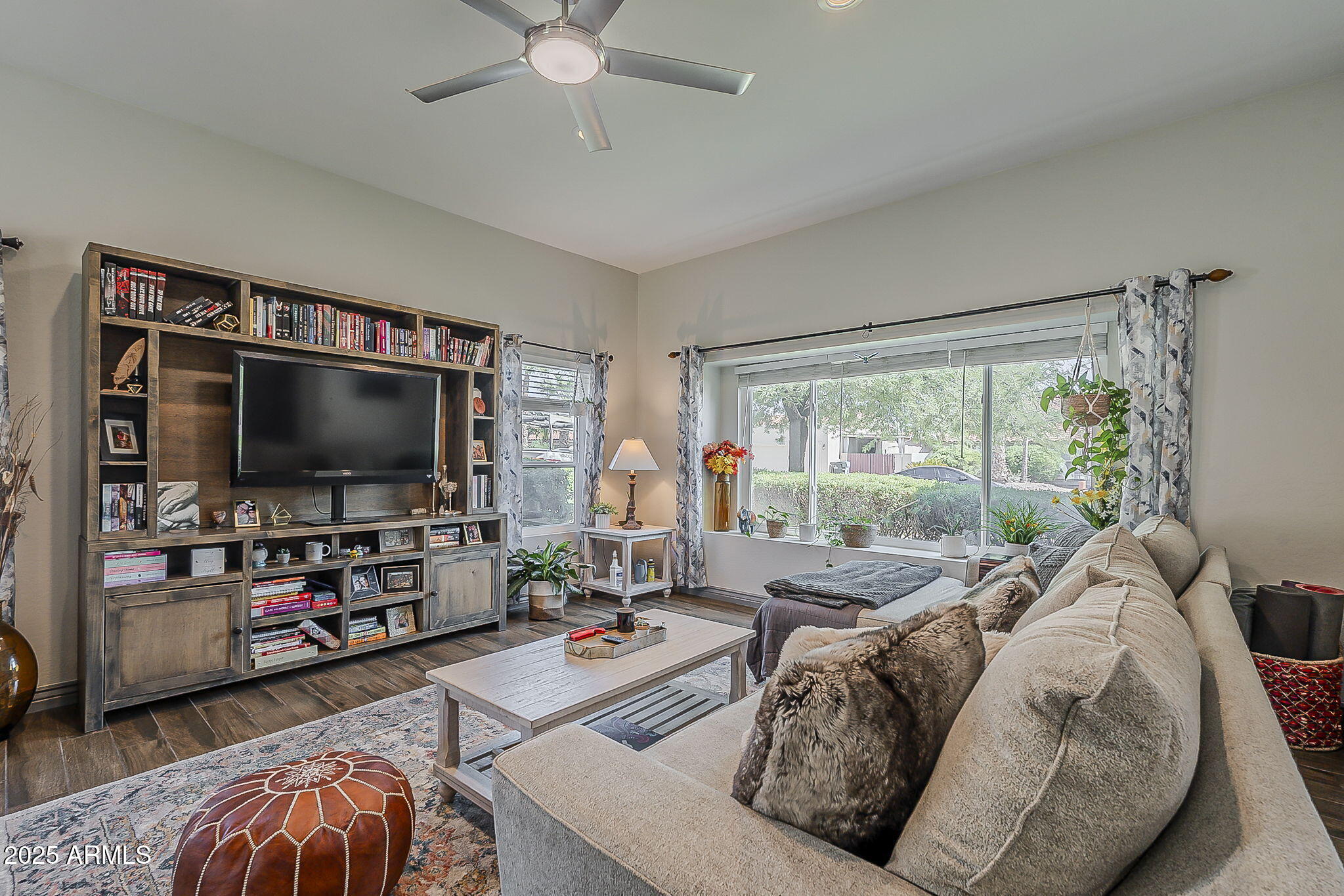 5432 E GRANDVIEW Road