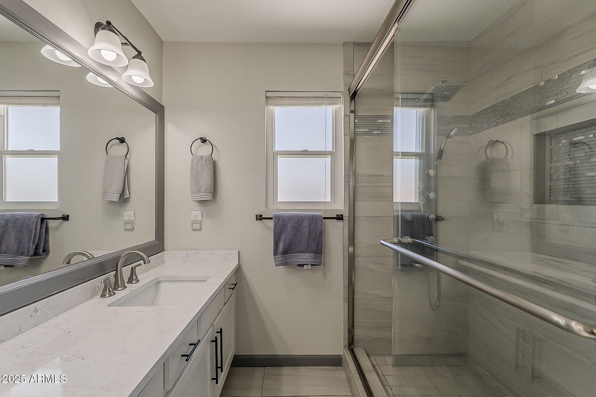 5432 E GRANDVIEW Road