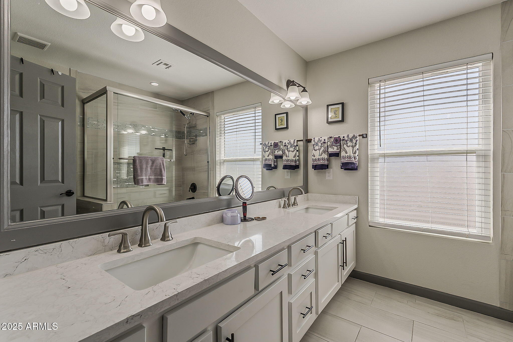 5432 E GRANDVIEW Road