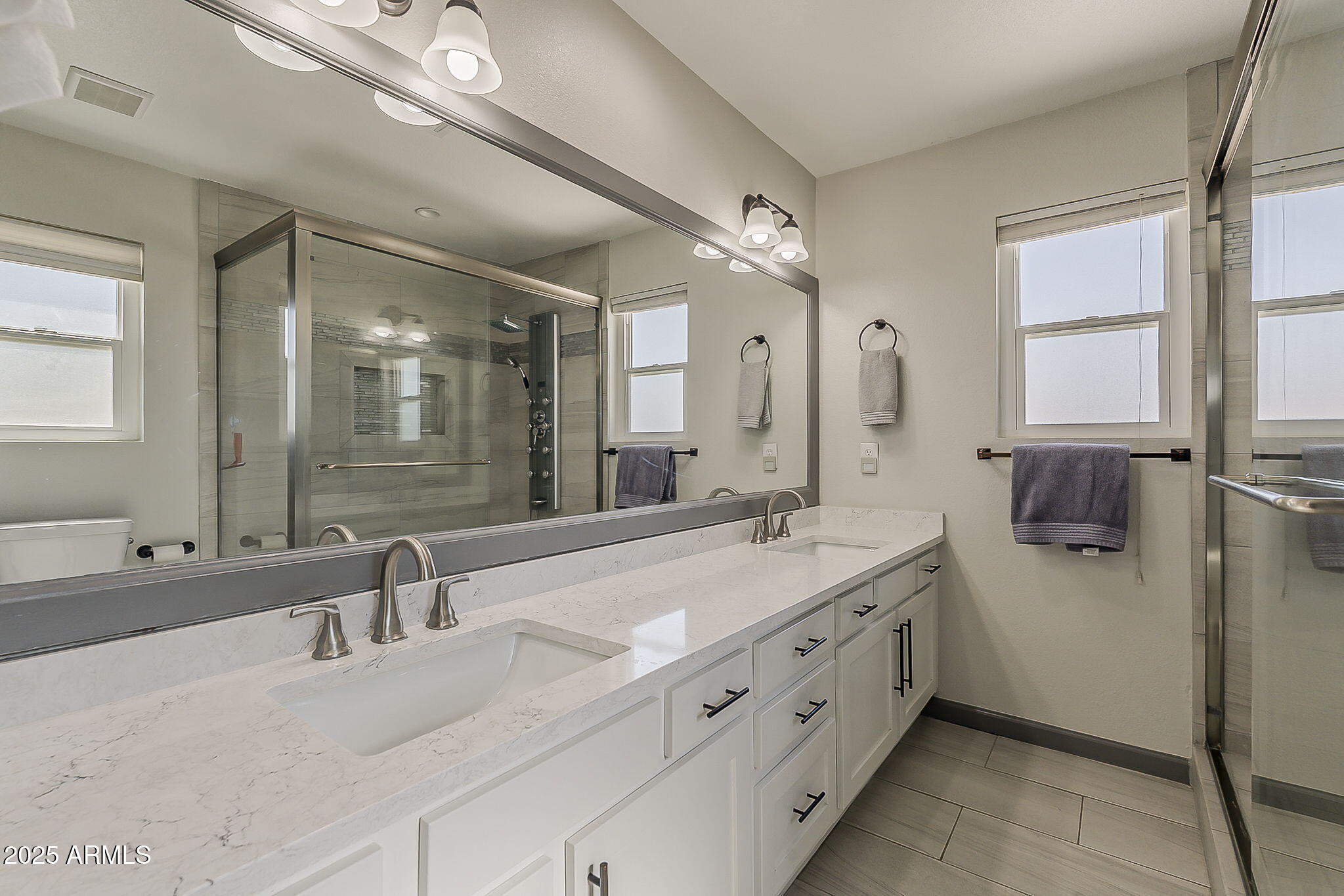 5432 E GRANDVIEW Road