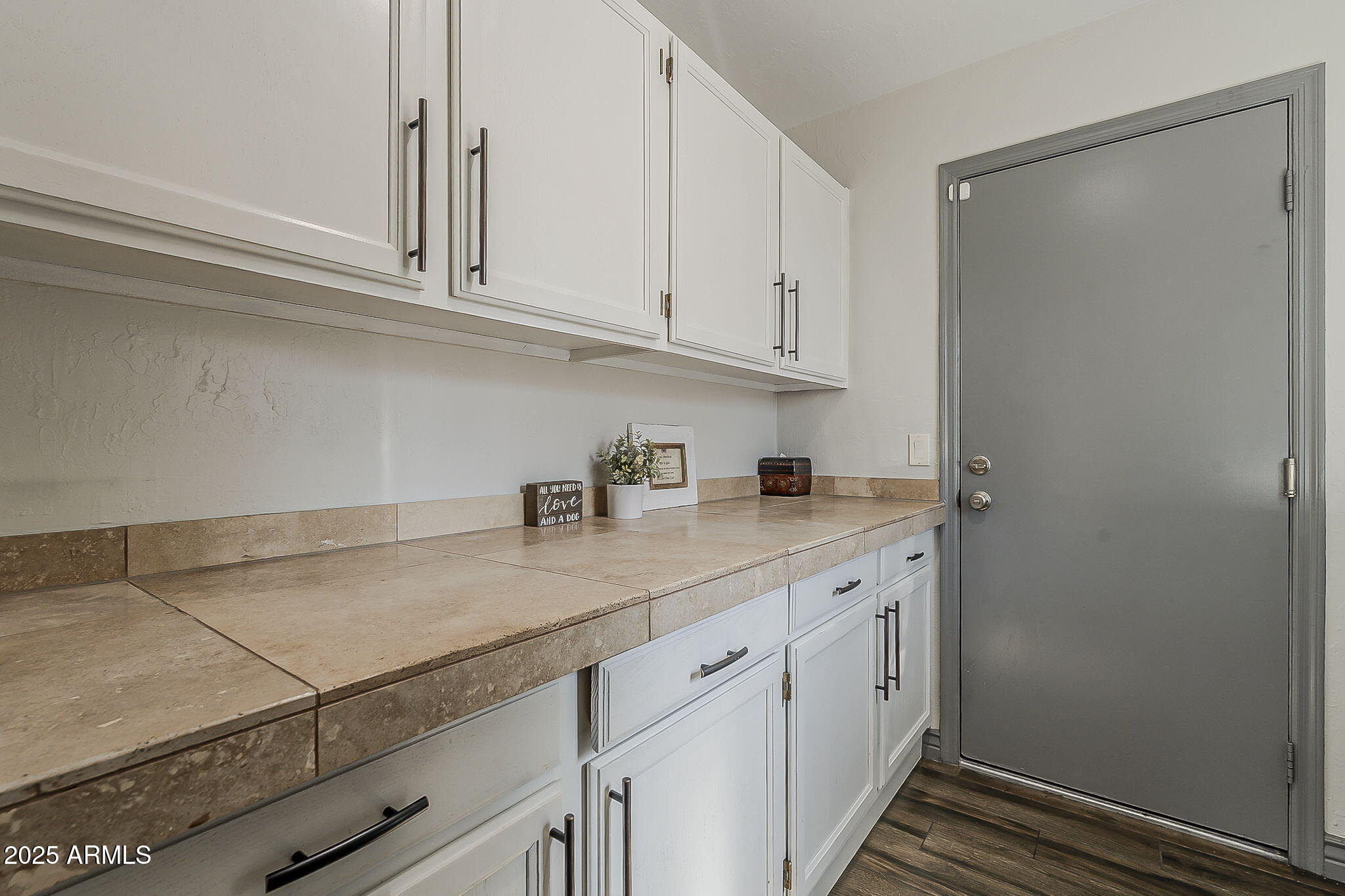 5432 E GRANDVIEW Road