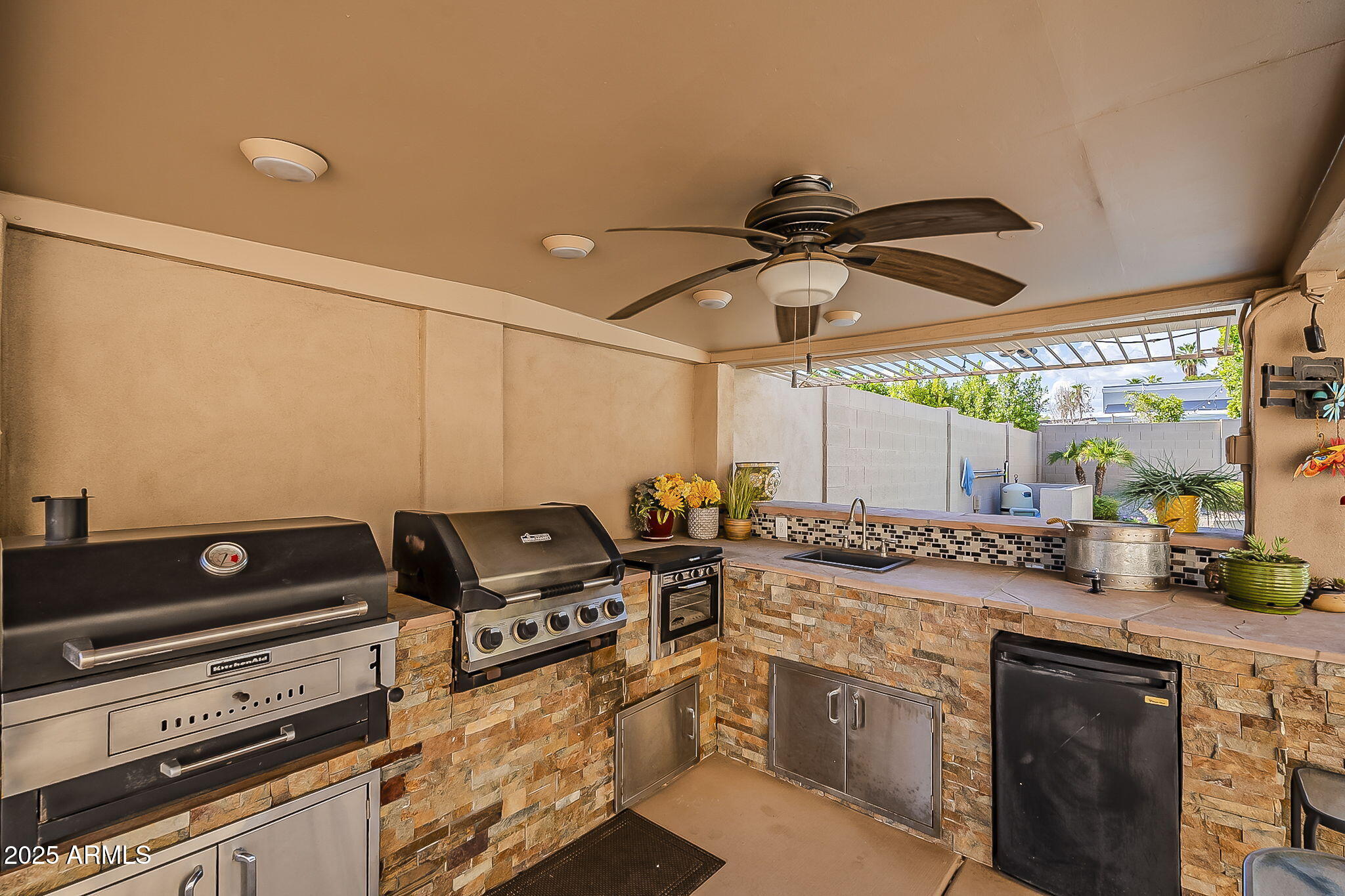 5432 E GRANDVIEW Road