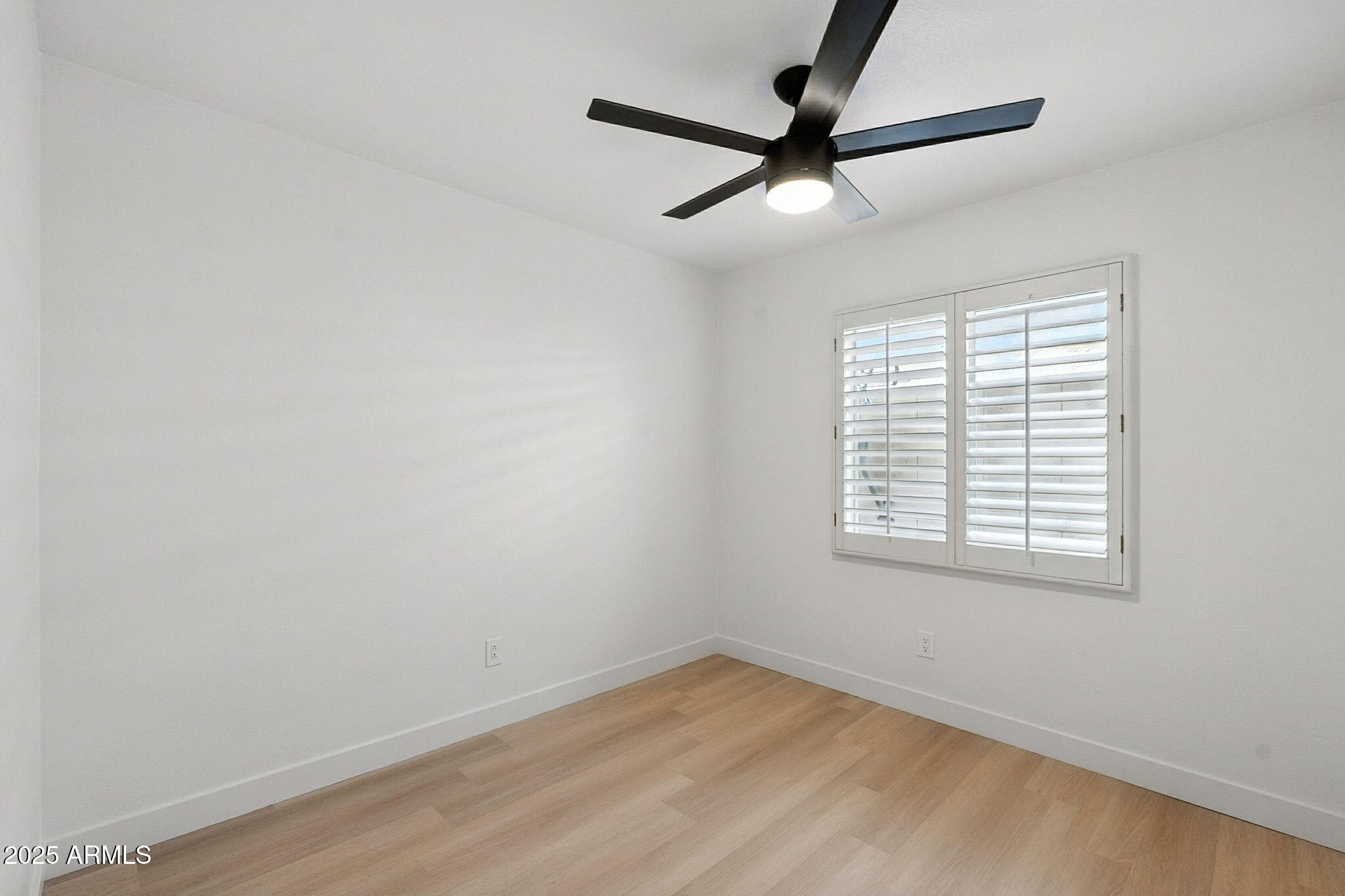 3050 E PONTIAC Drive, 3050