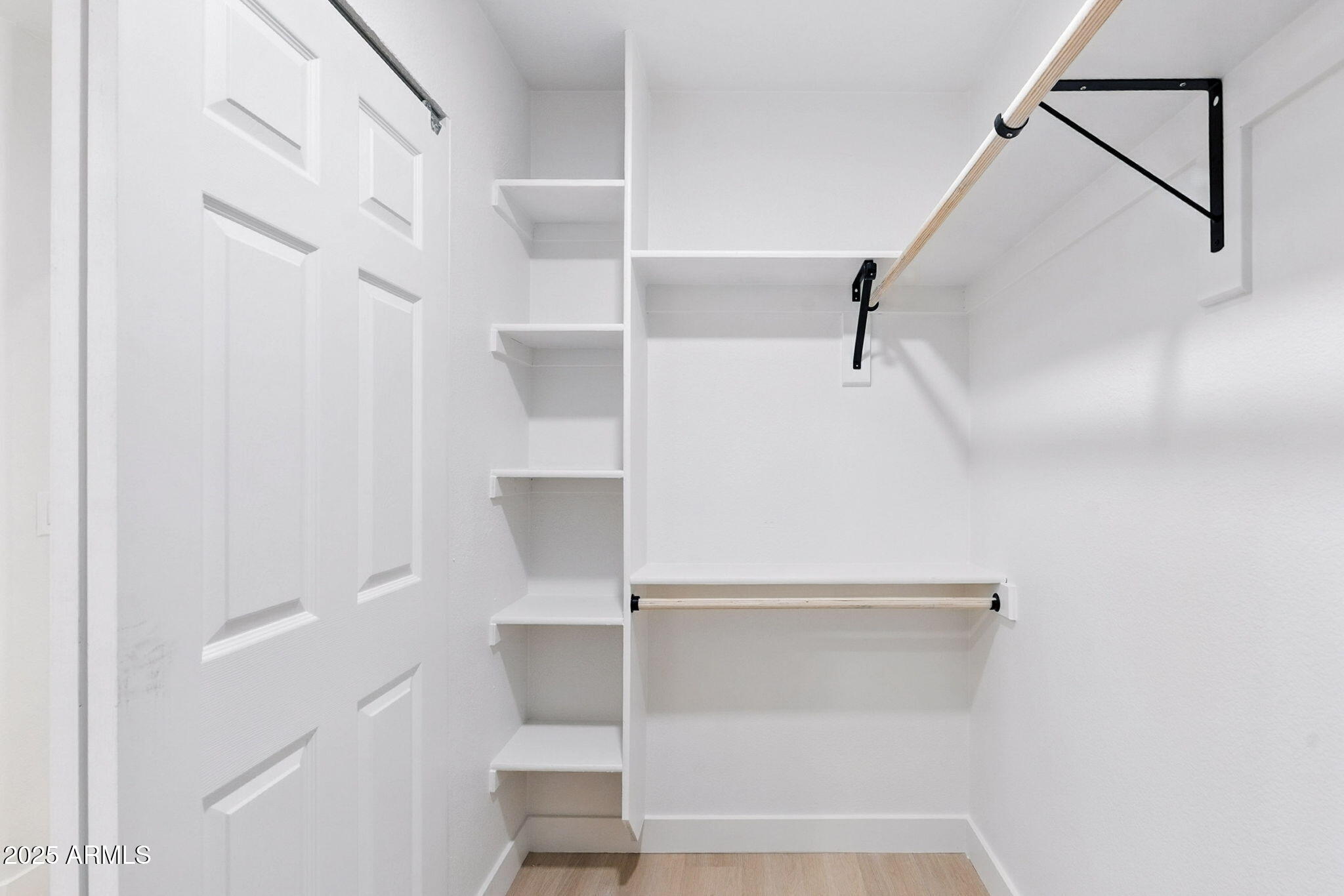 3050 E PONTIAC Drive, 3050