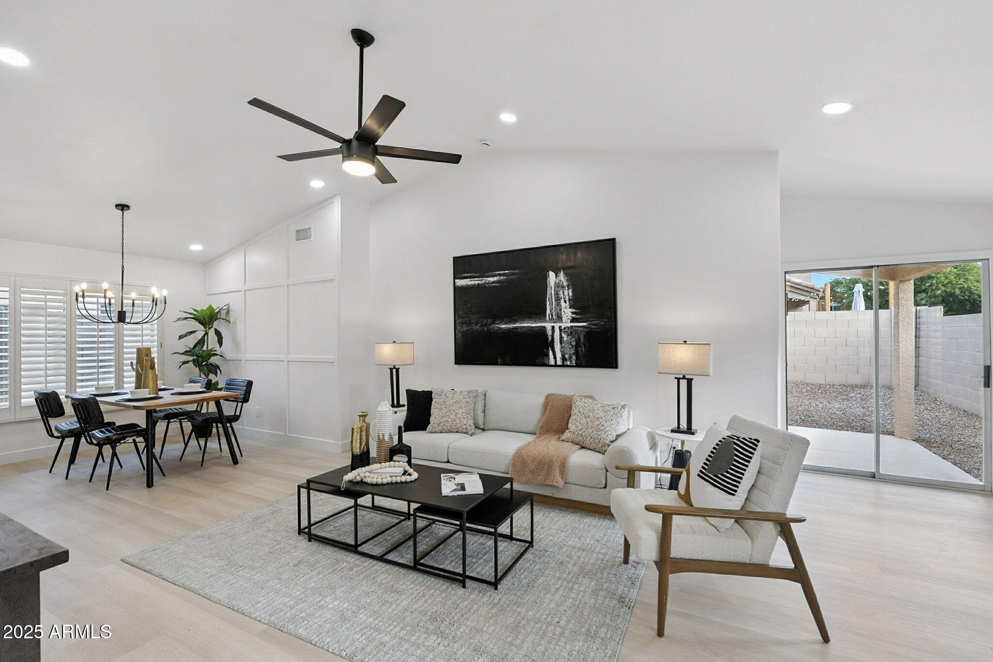 3050 E PONTIAC Drive, 3050