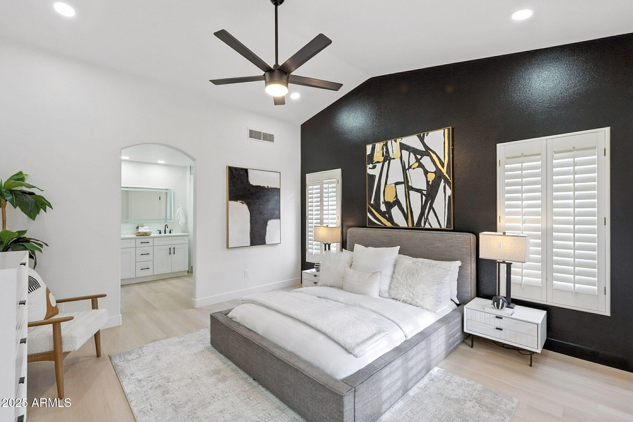 3050 E PONTIAC Drive, 3050