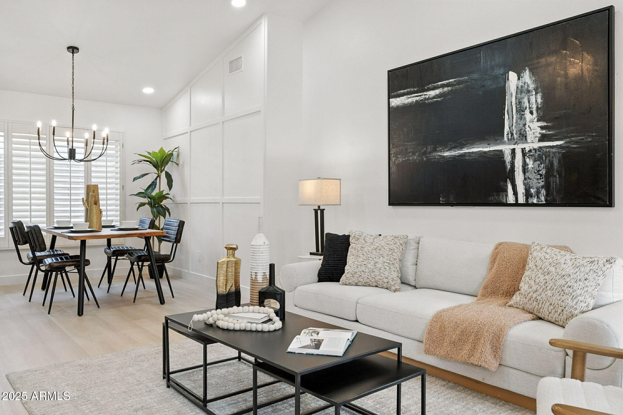 3050 E PONTIAC Drive, 3050