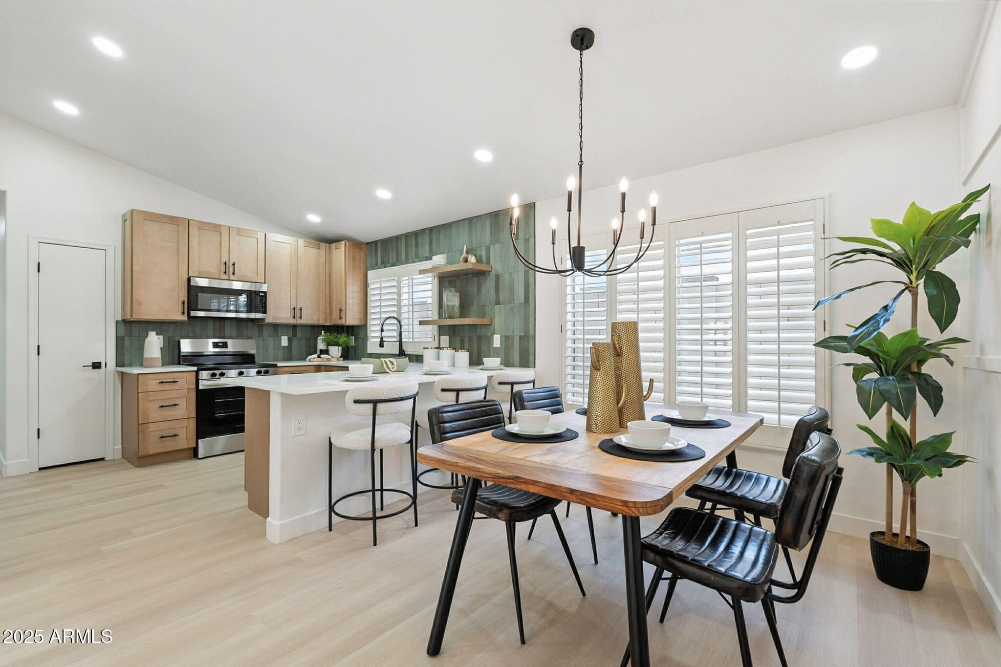 3050 E PONTIAC Drive, 3050